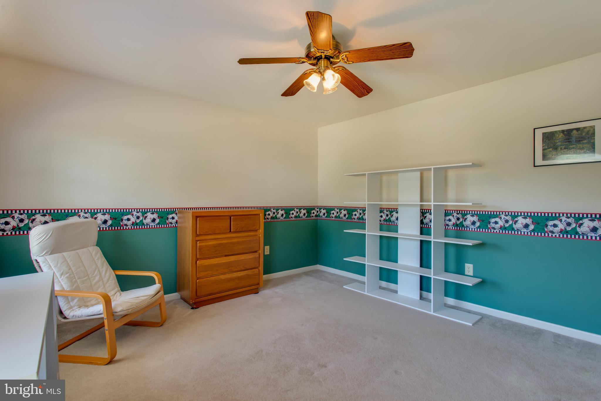 ASHFORD OAKS - Residential