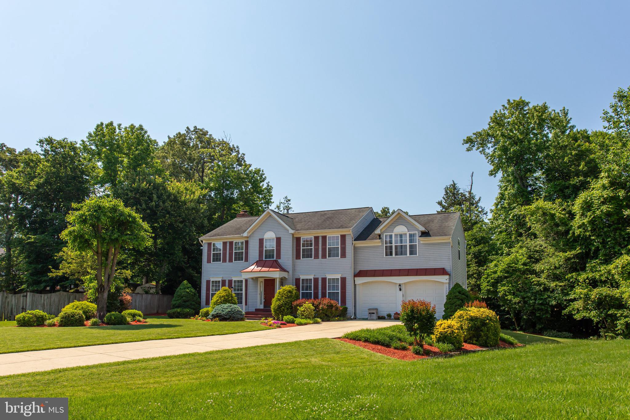 ASHFORD OAKS - Residential