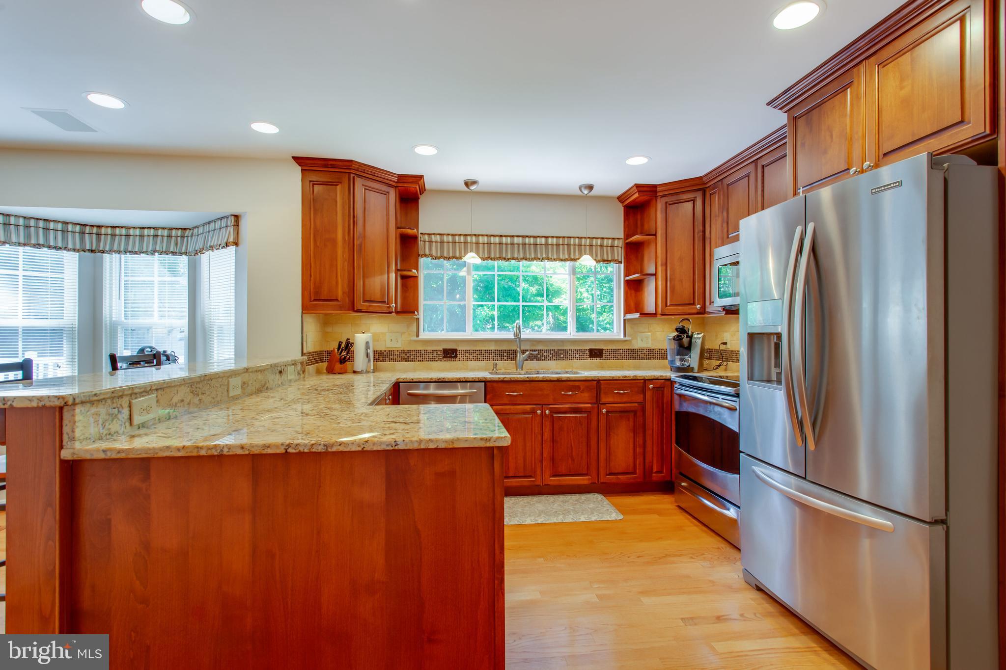 ASHFORD OAKS - Residential