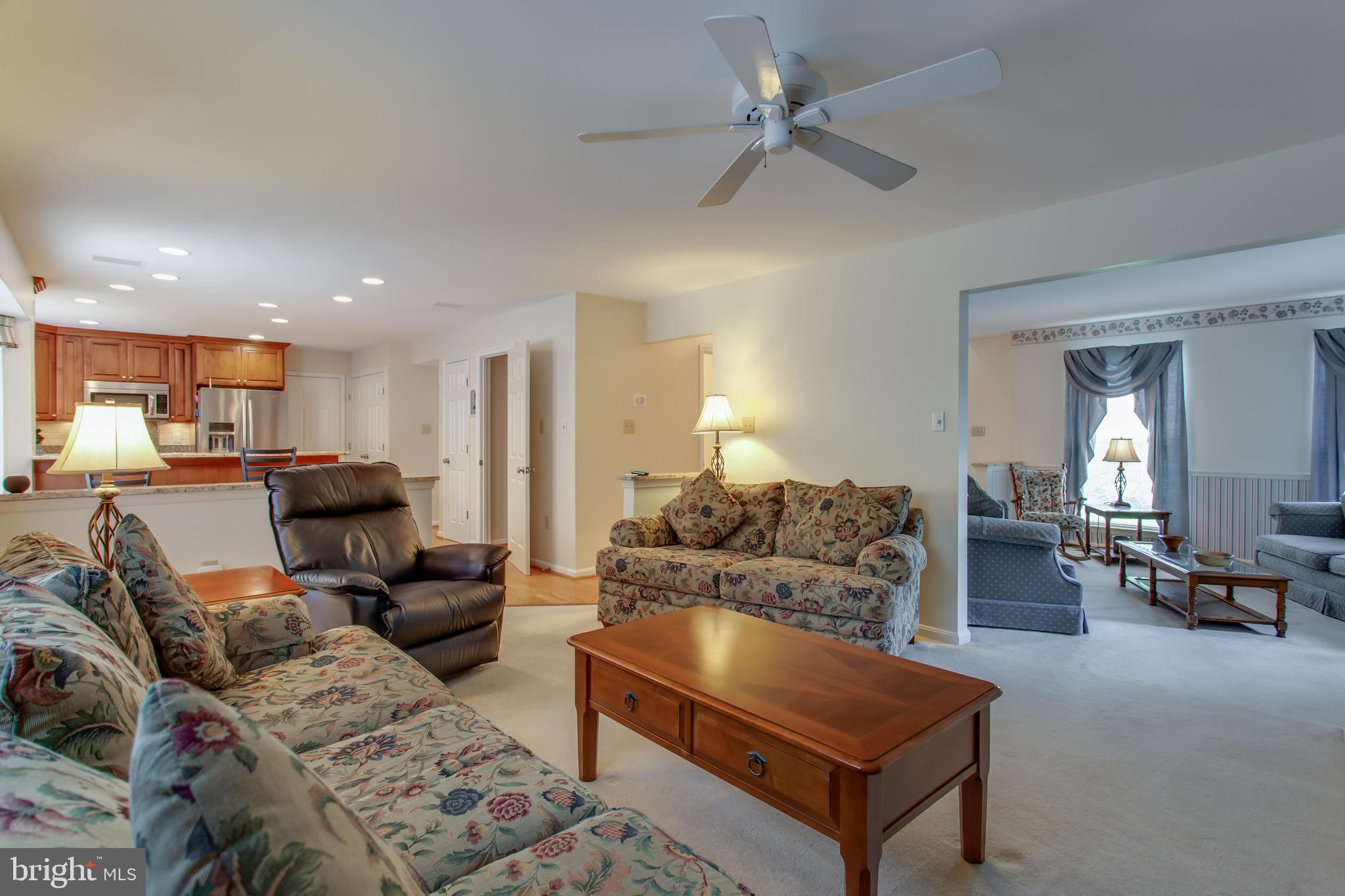 ASHFORD OAKS - Residential