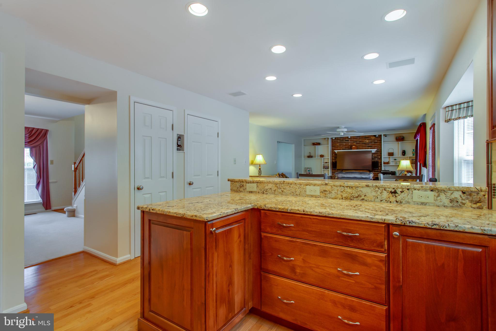 ASHFORD OAKS - Residential