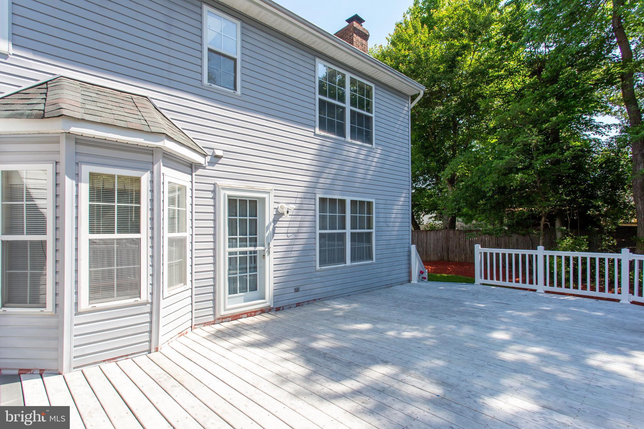 ASHFORD OAKS - Residential