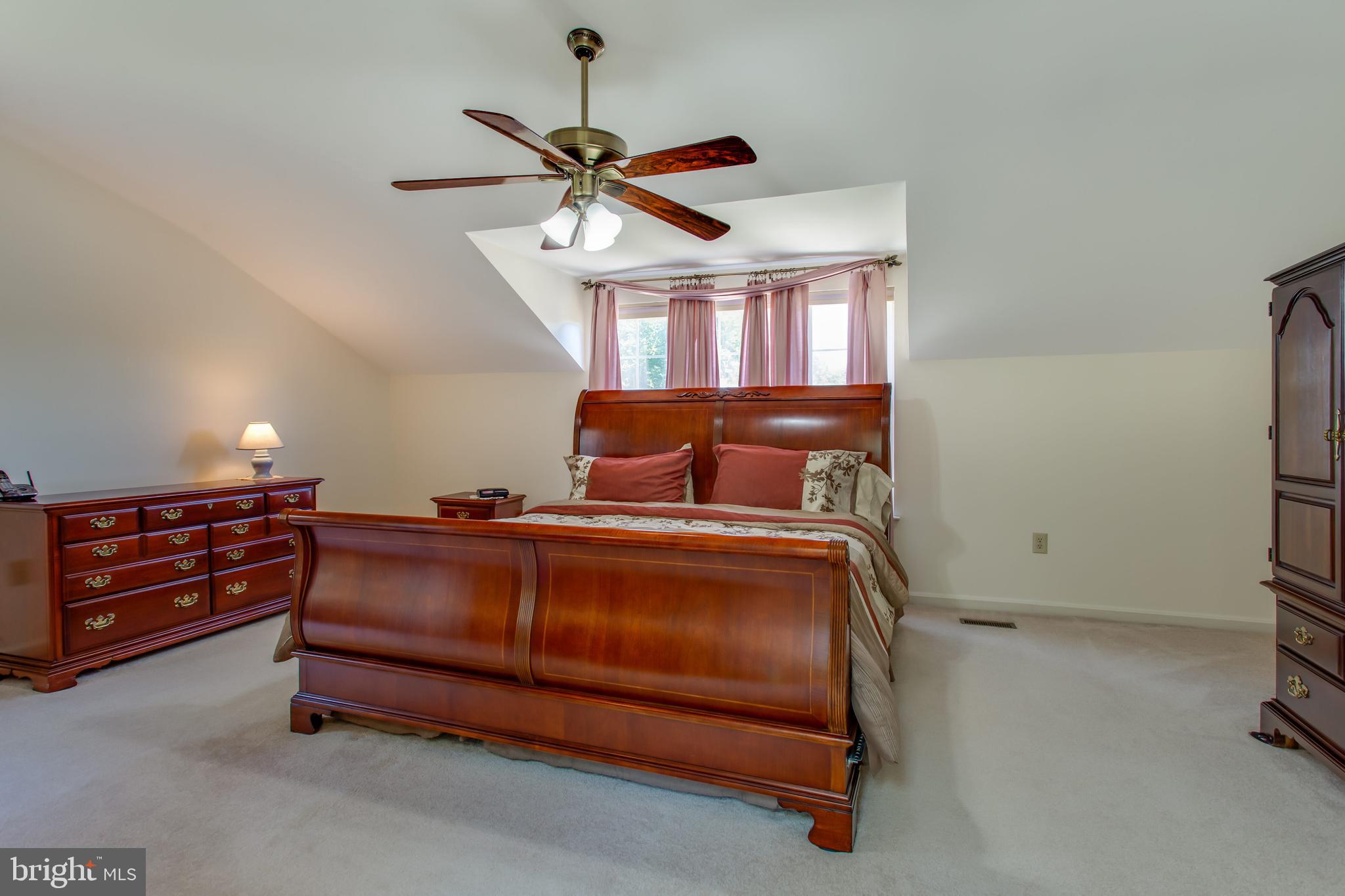 ASHFORD OAKS - Residential