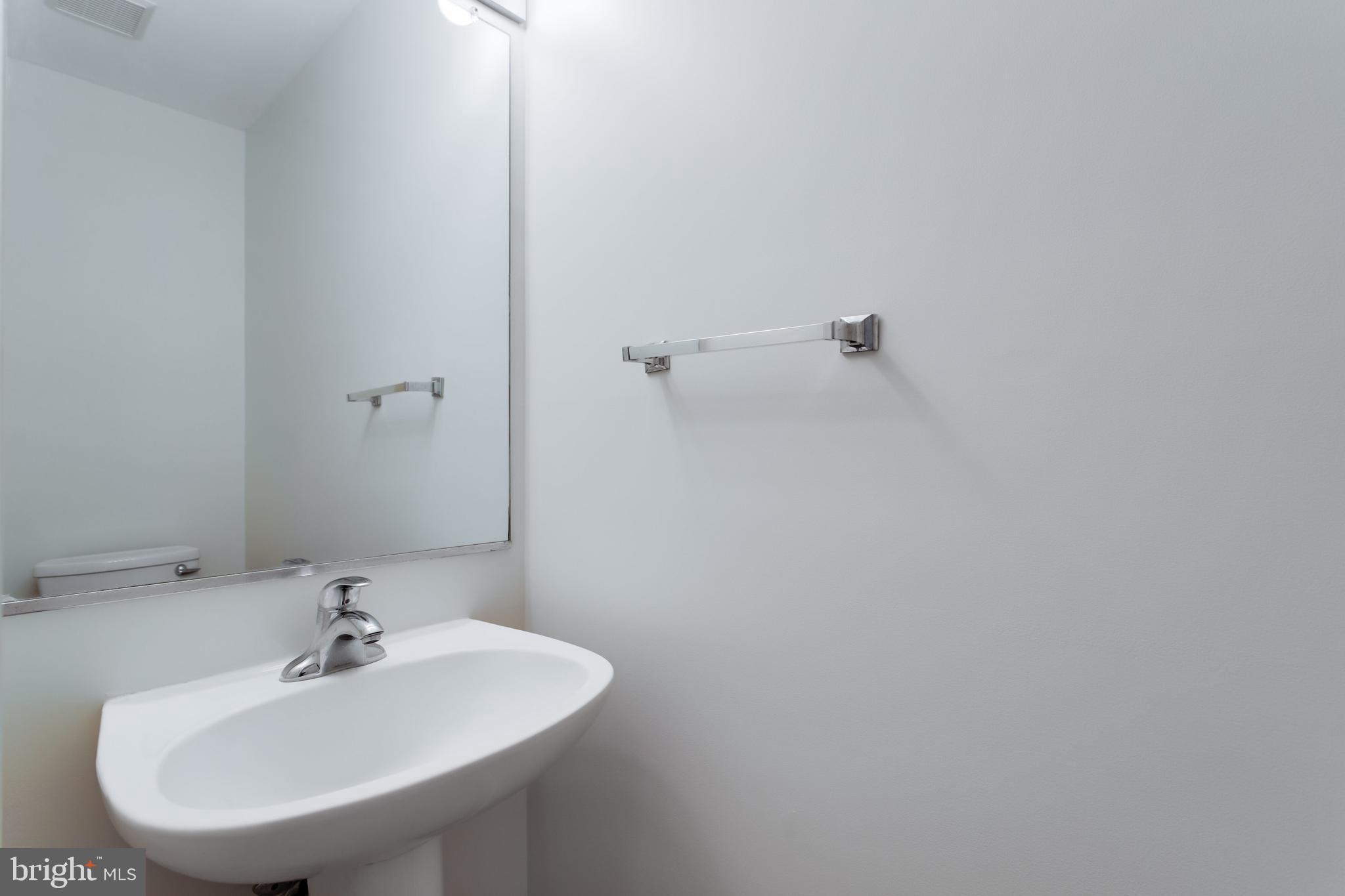 ASHFORD OAKS - Residential