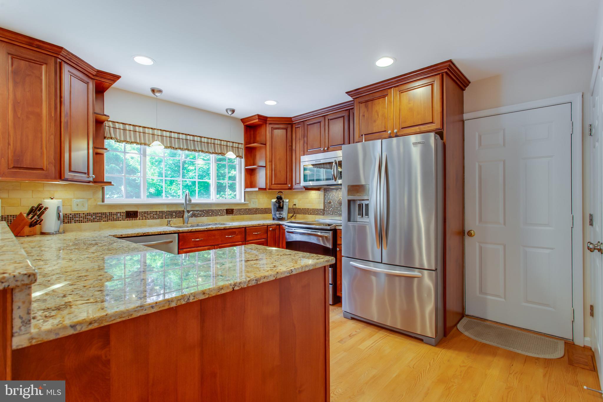 ASHFORD OAKS - Residential