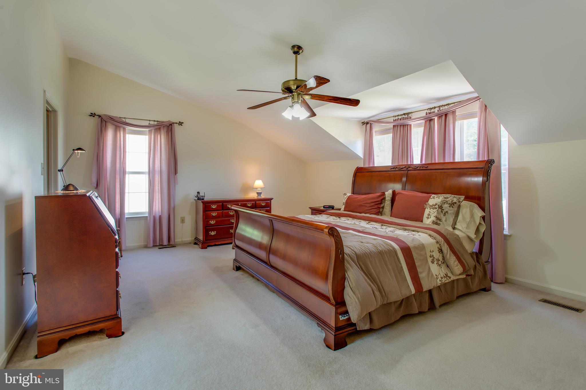 ASHFORD OAKS - Residential