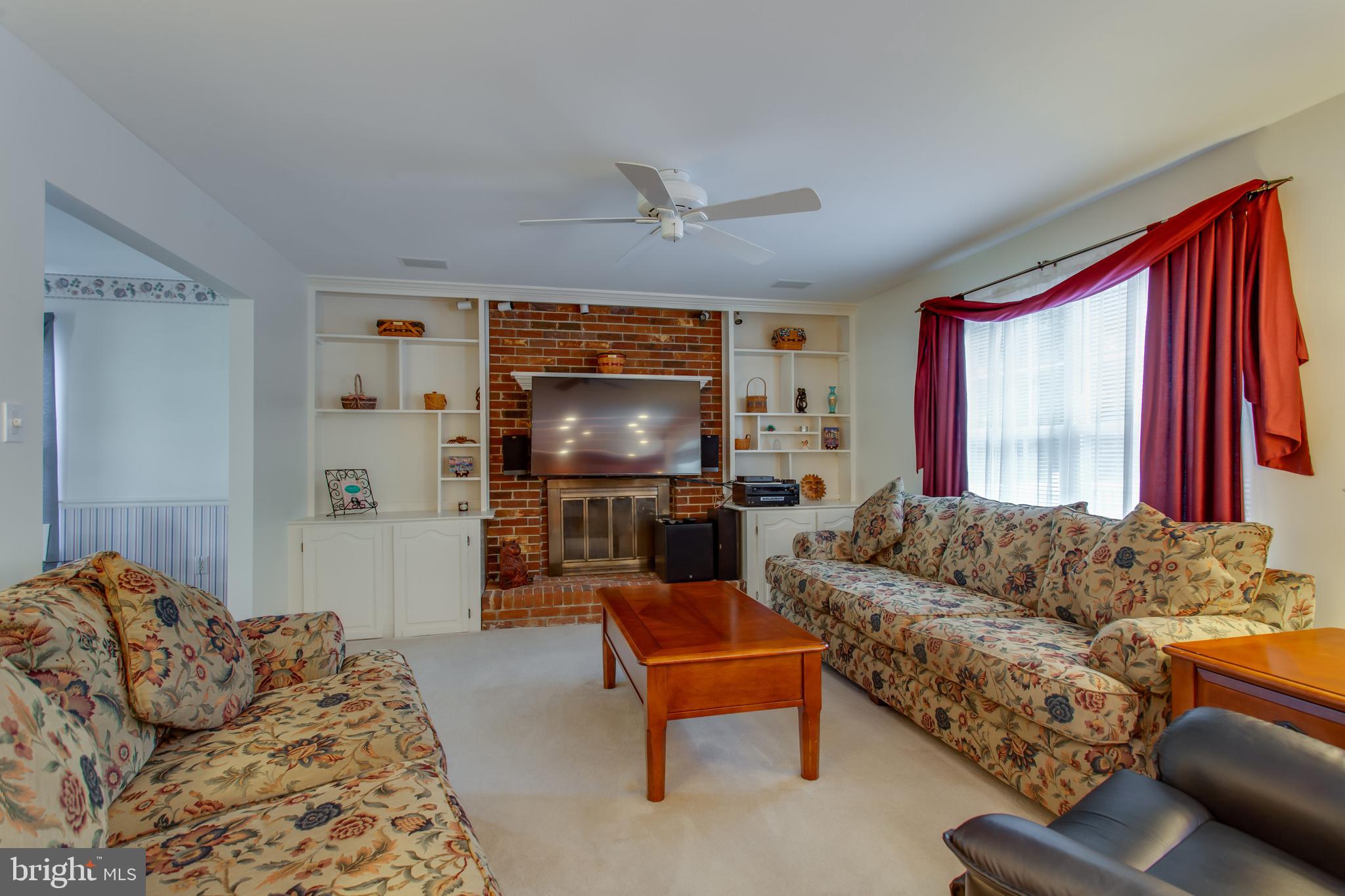 ASHFORD OAKS - Residential