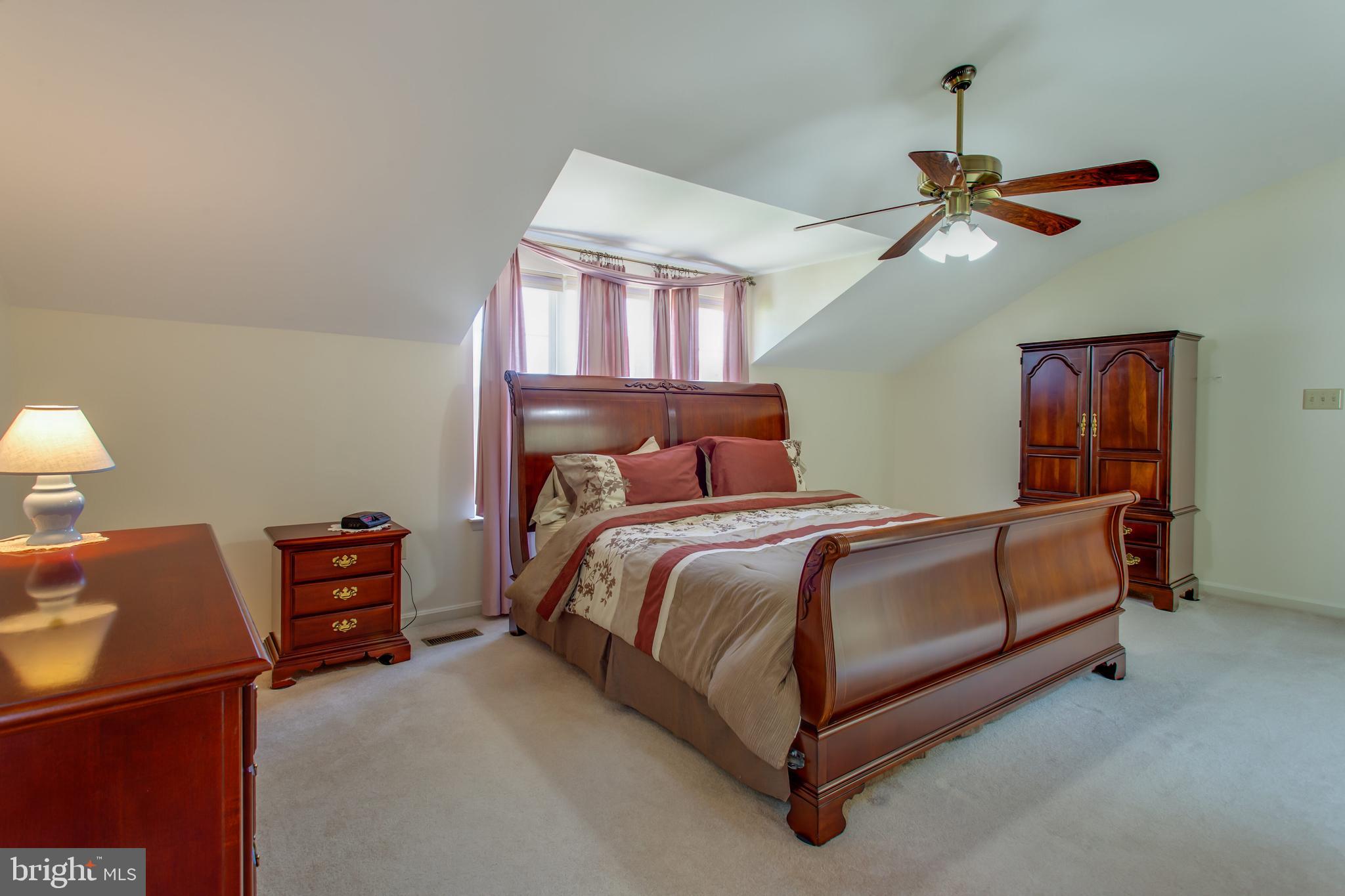 ASHFORD OAKS - Residential