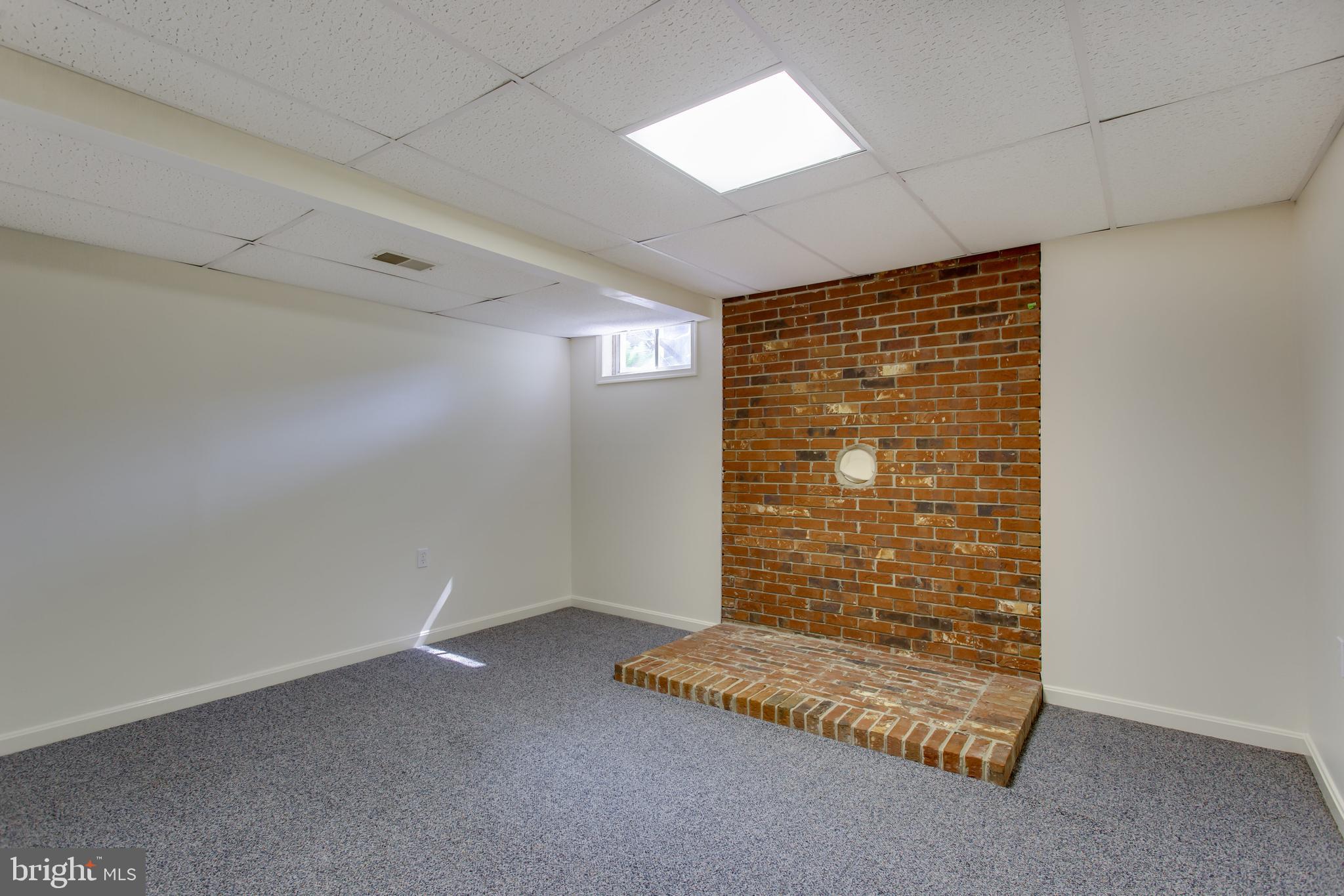 ASHFORD OAKS - Residential