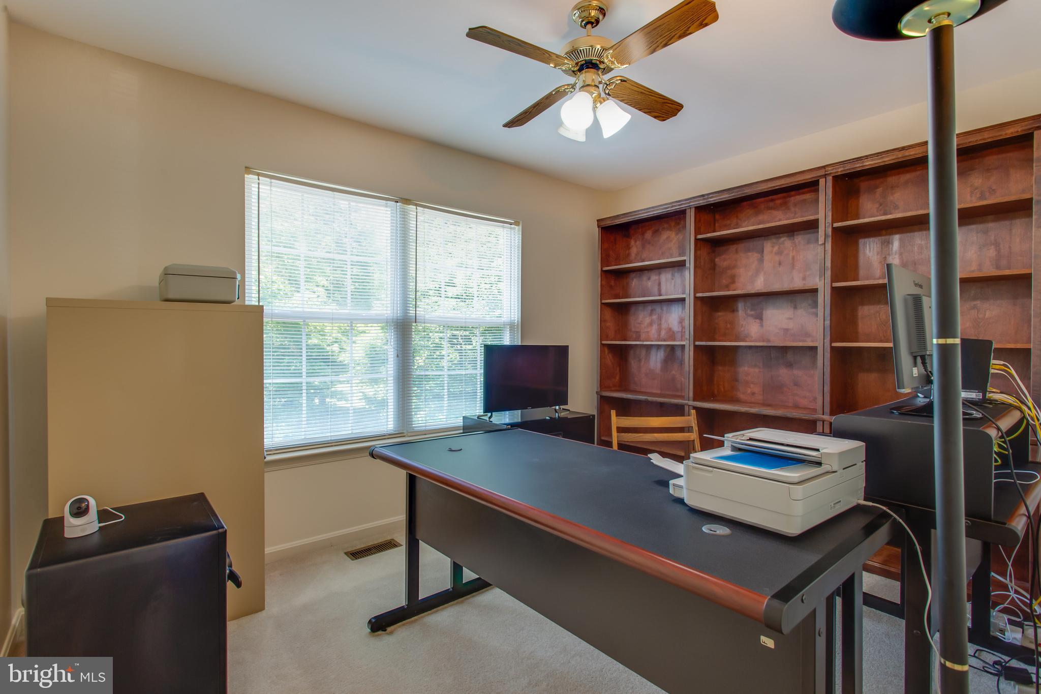 ASHFORD OAKS - Residential