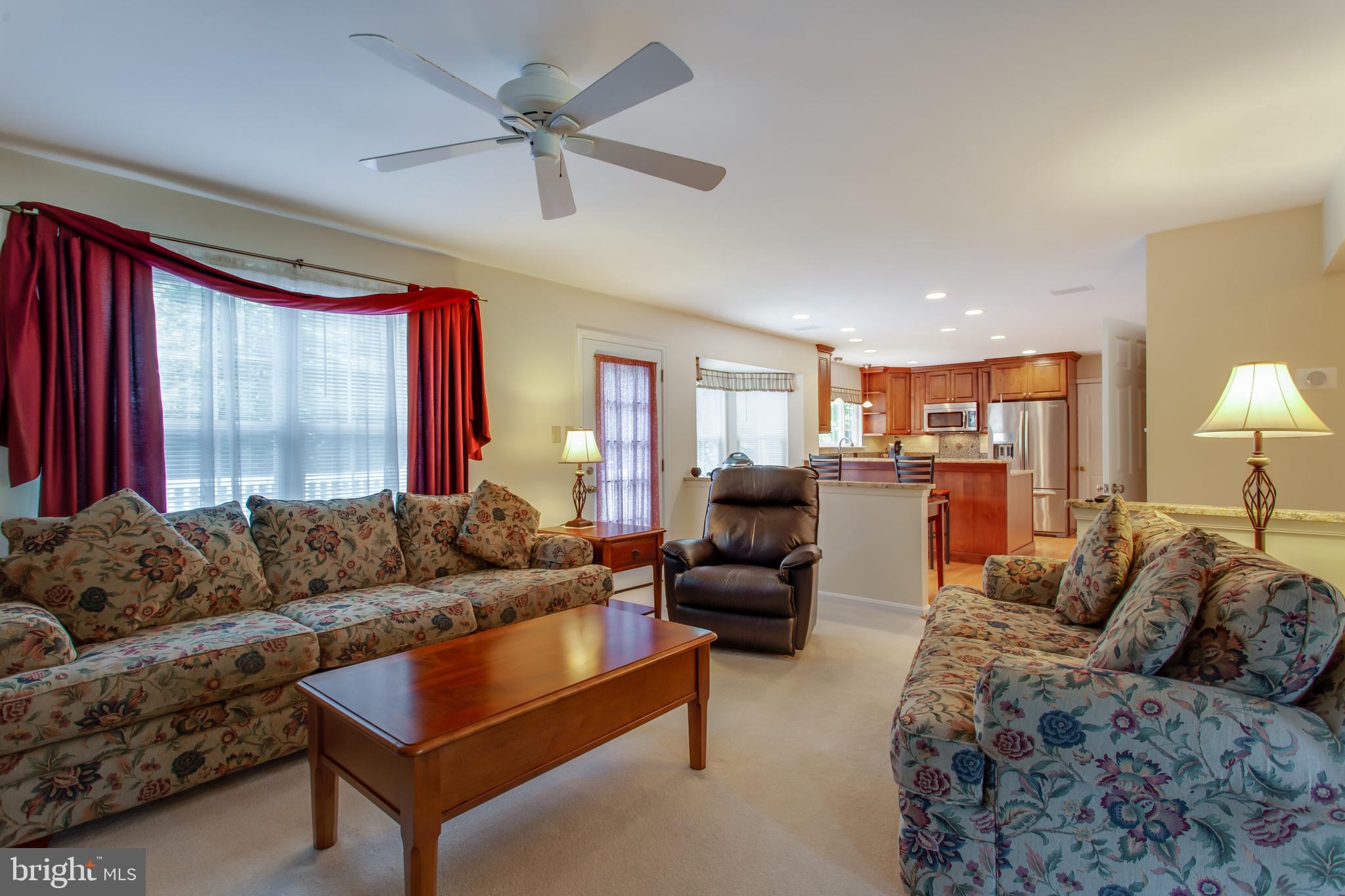 ASHFORD OAKS - Residential