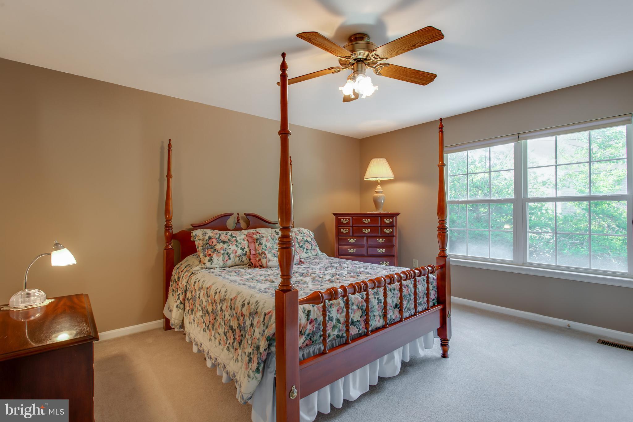 ASHFORD OAKS - Residential