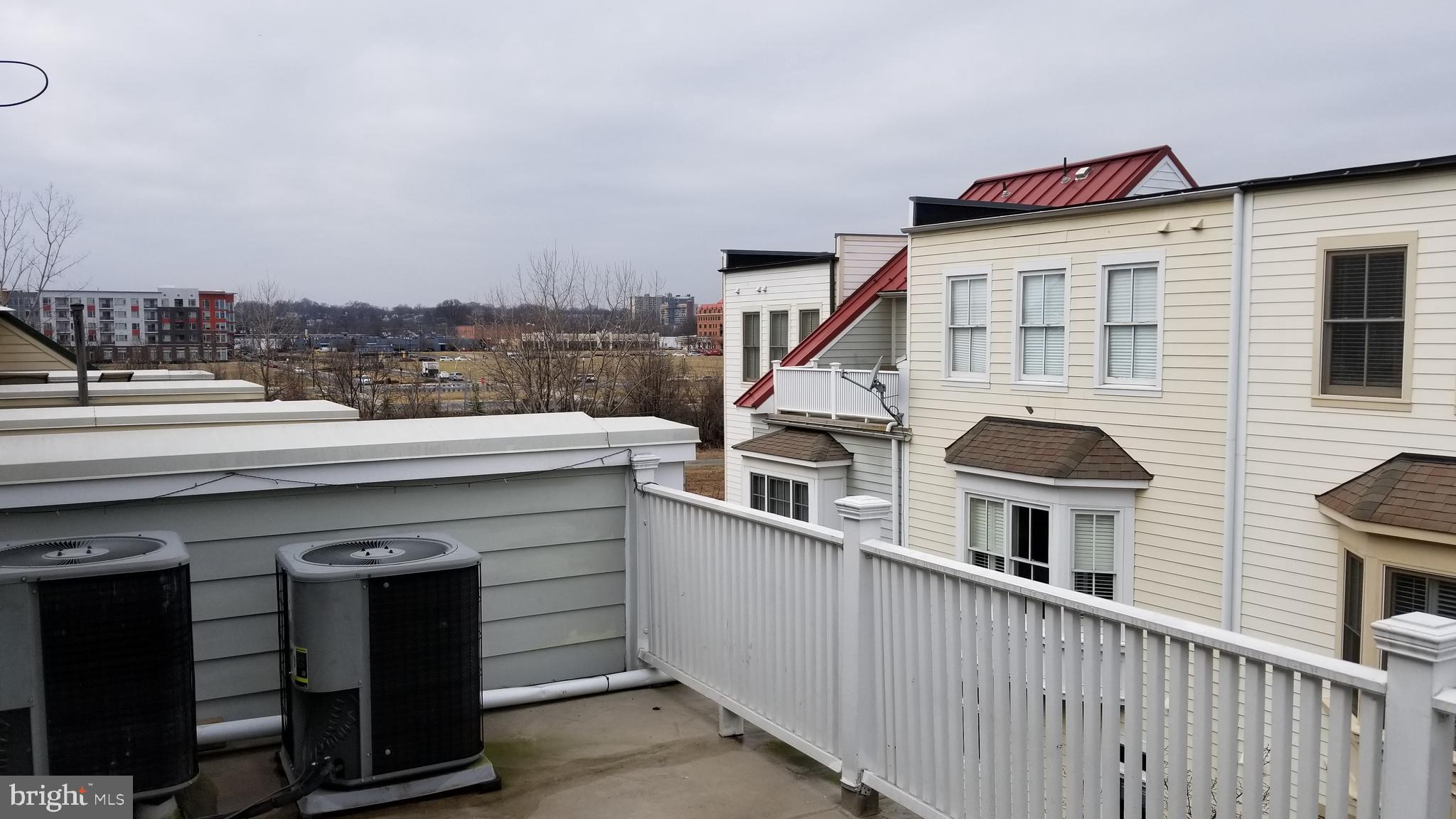 POTOMAC GREENS - Residential Lease