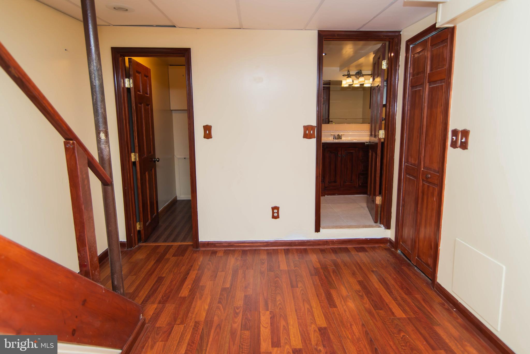 LAWNDALE - Residential