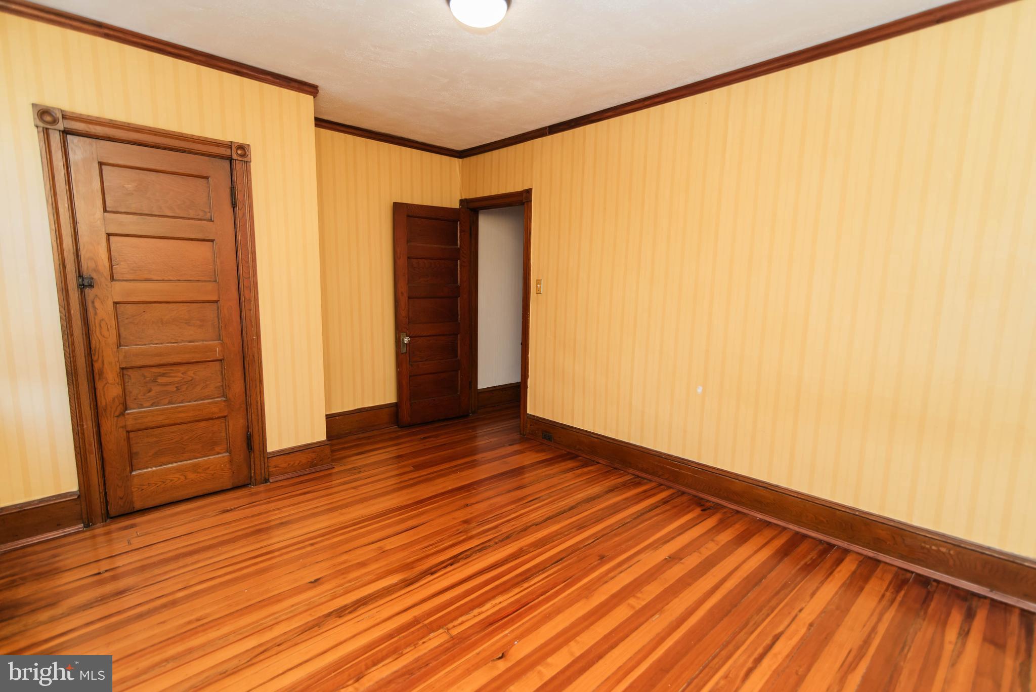 LAWNDALE - Residential