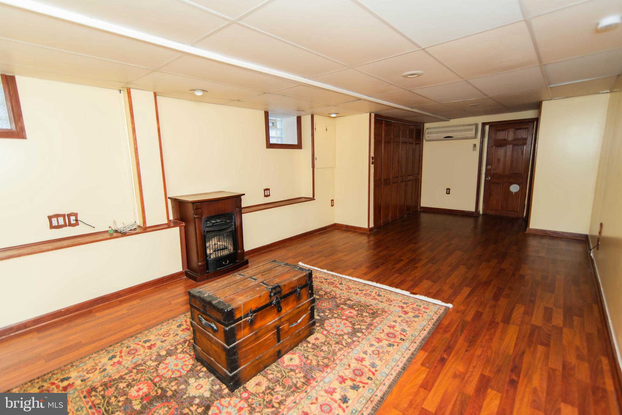 LAWNDALE - Residential