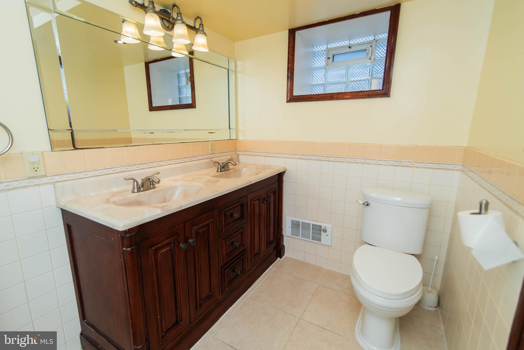 LAWNDALE - Residential