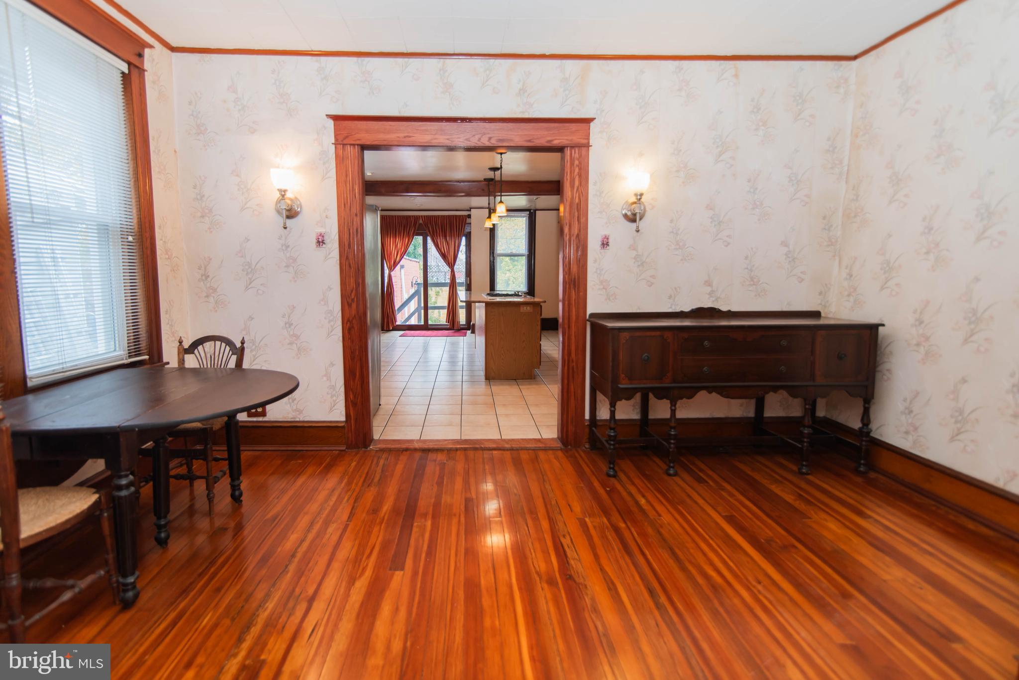 LAWNDALE - Residential