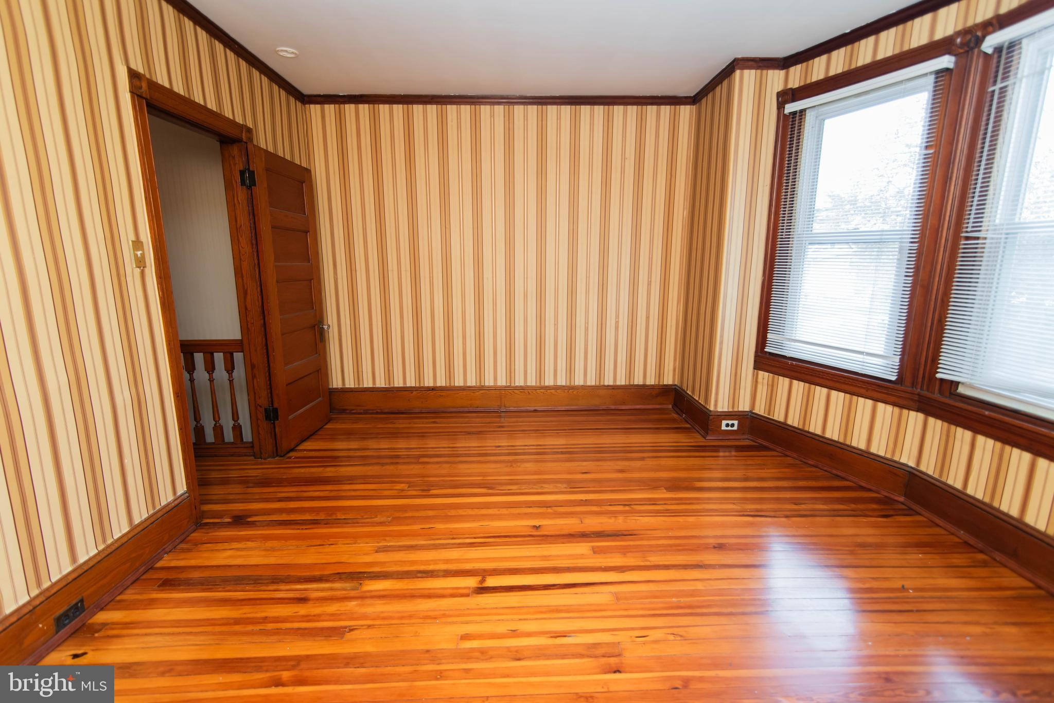 LAWNDALE - Residential