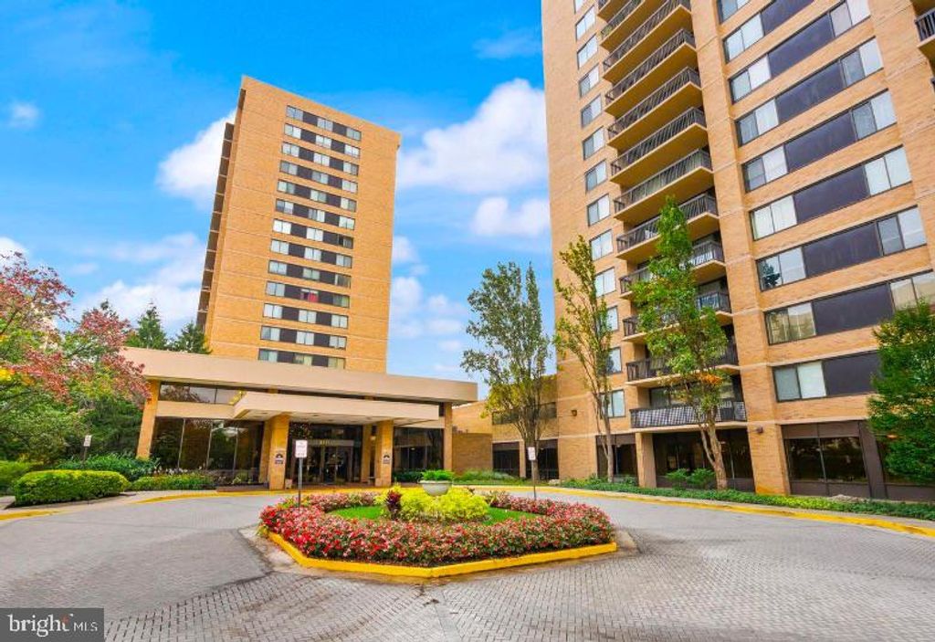 Photo of 3713 S George Mason Drive #716, FALLS CHURCH, VA 22041 (MLS # VAFX2274338)