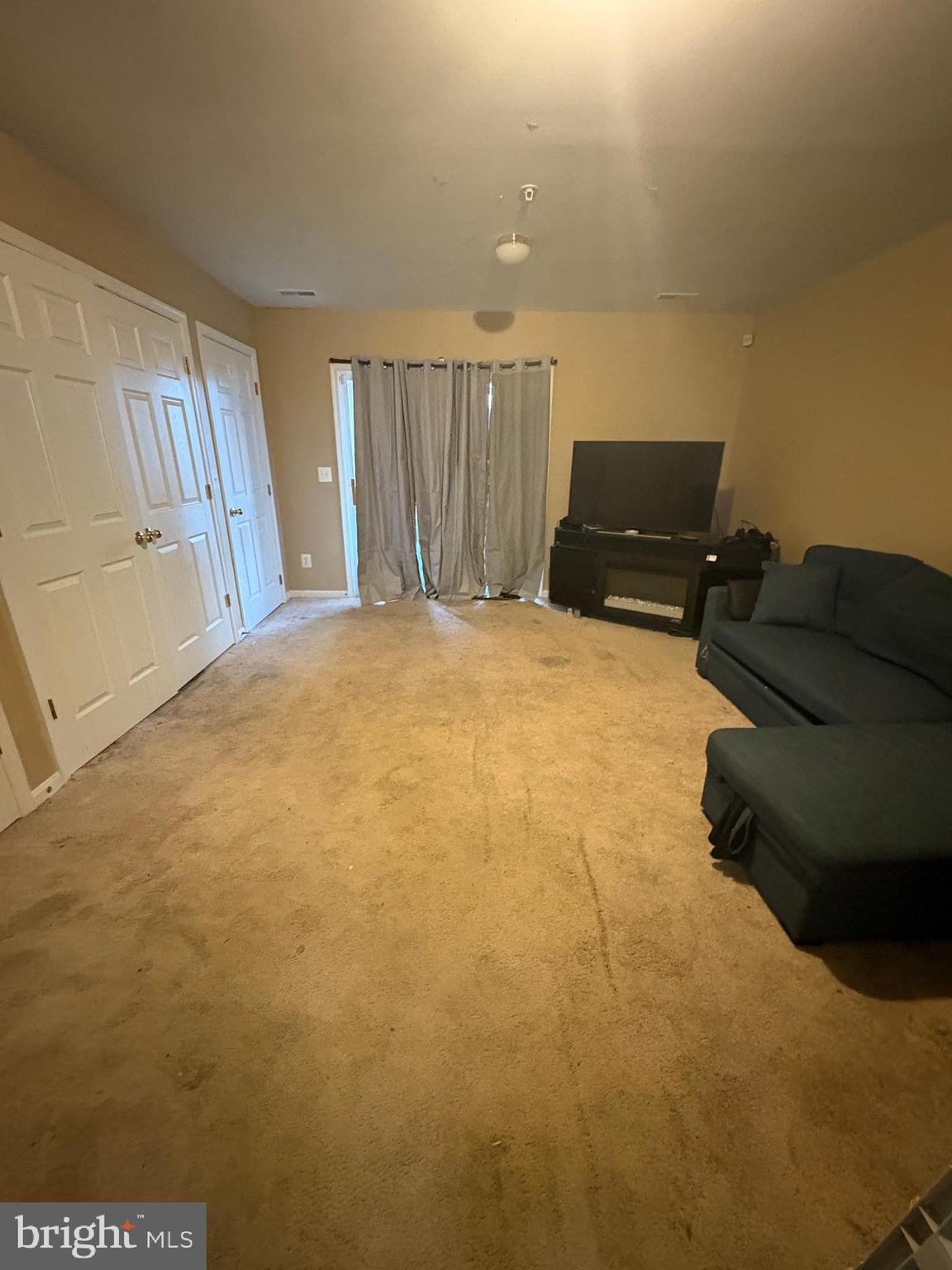 CARROLLWOOD MANOR - Residential