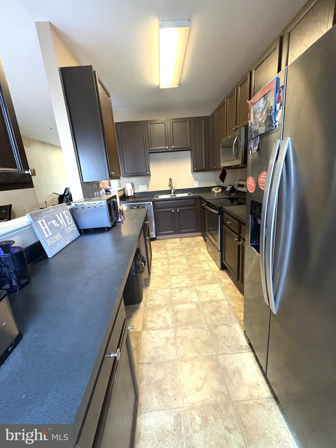 CARROLLWOOD MANOR - Residential