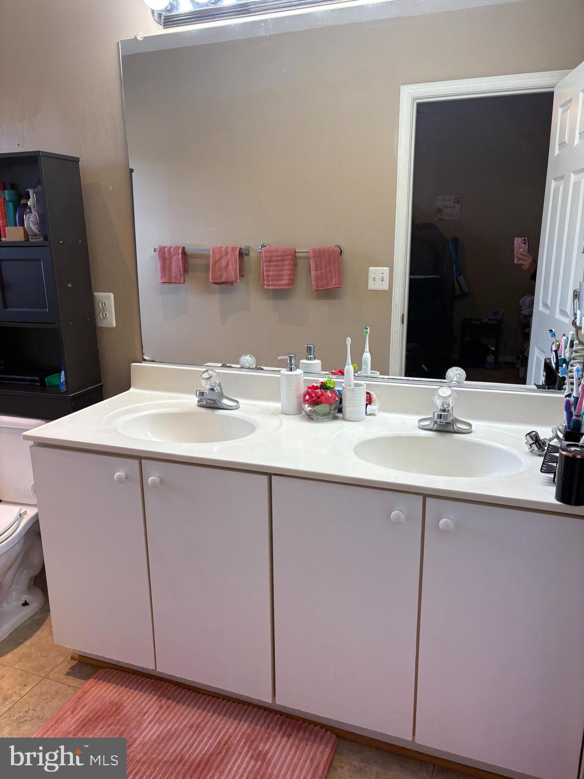 CARROLLWOOD MANOR - Residential