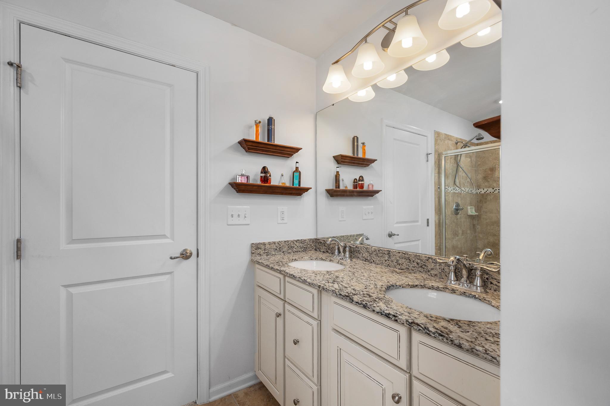 LEE'S PARKE - Residential