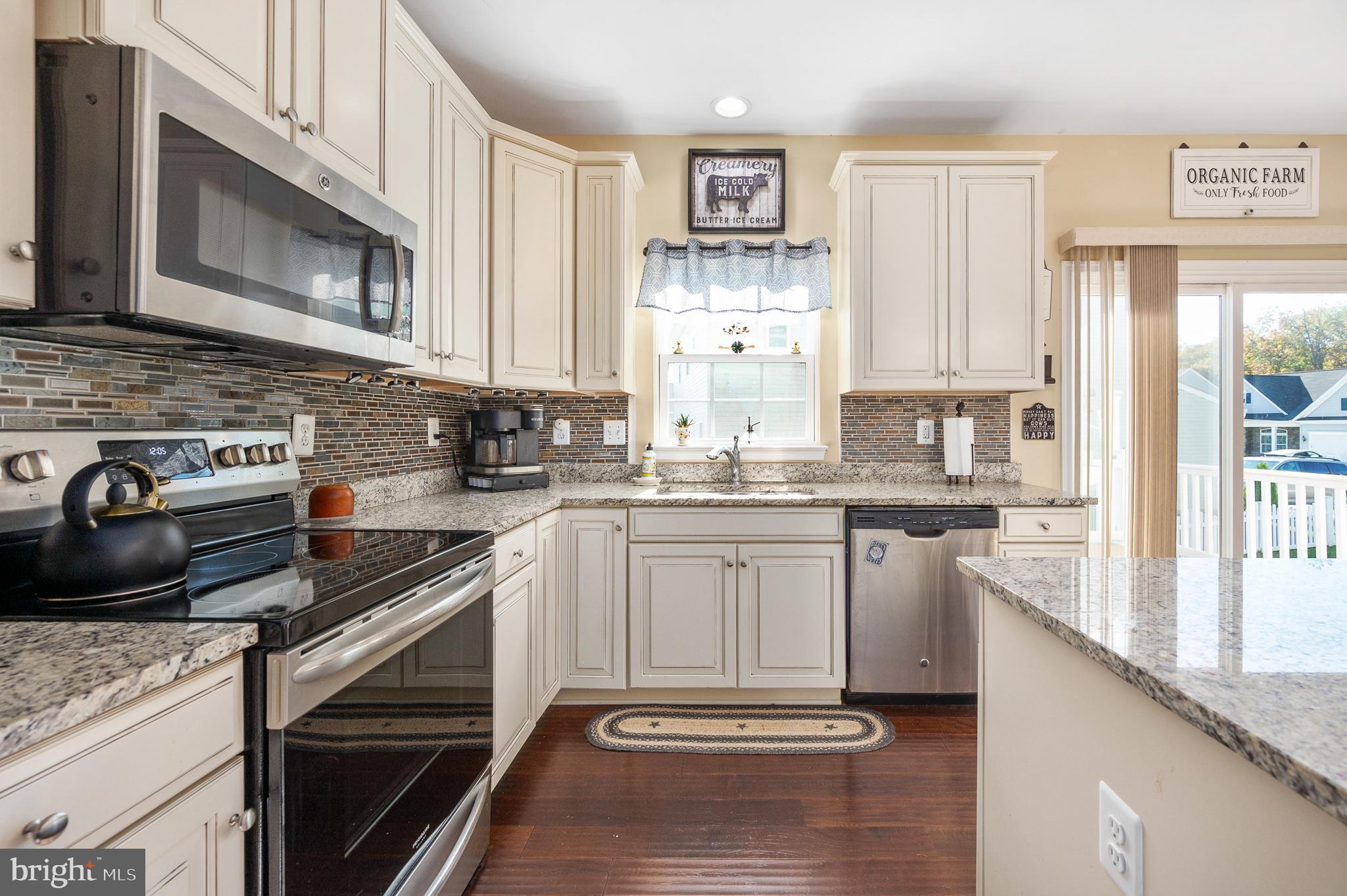 LEE'S PARKE - Residential