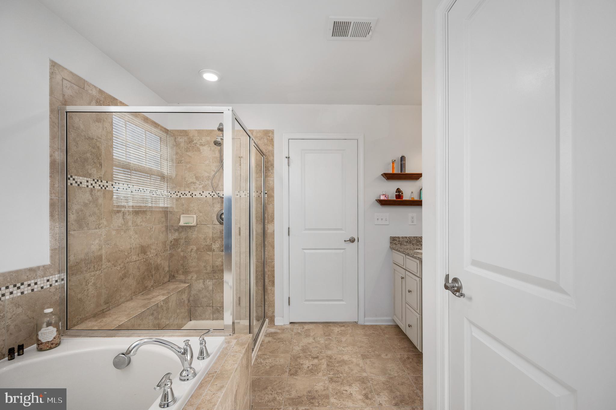 LEE'S PARKE - Residential