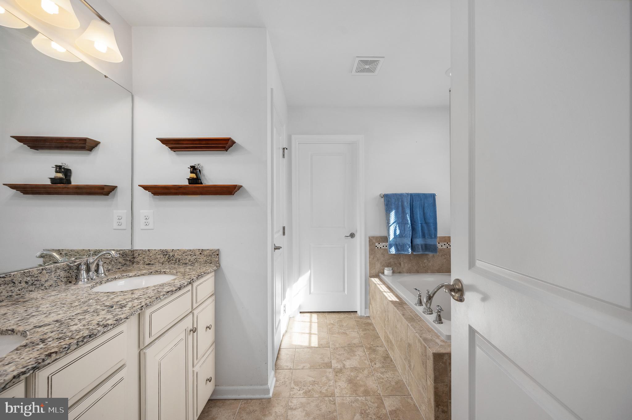 LEE'S PARKE - Residential