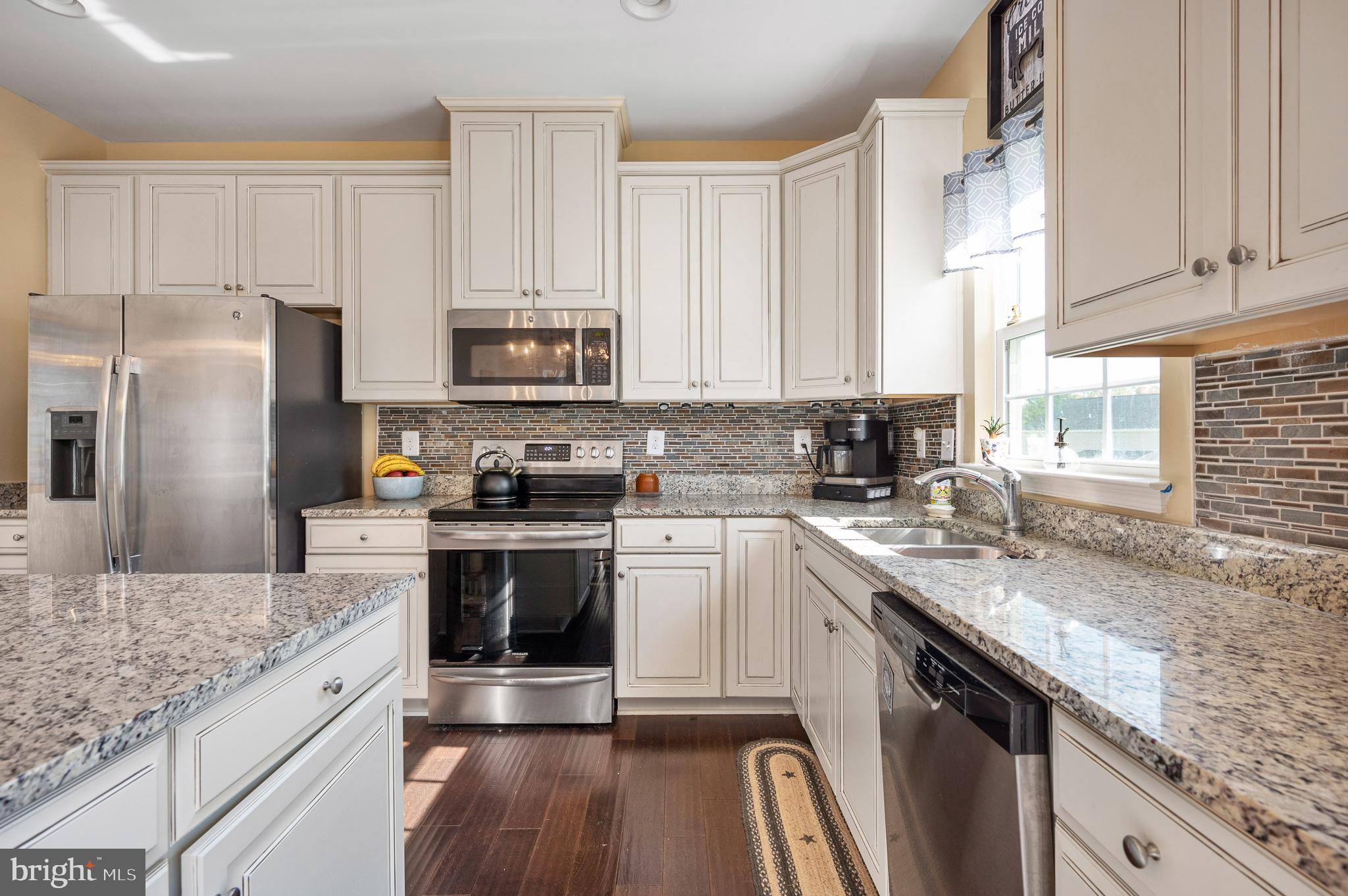 LEE'S PARKE - Residential