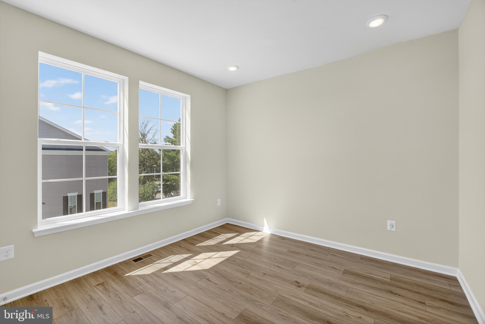 MONTGOMERY VILLAGE - Residential