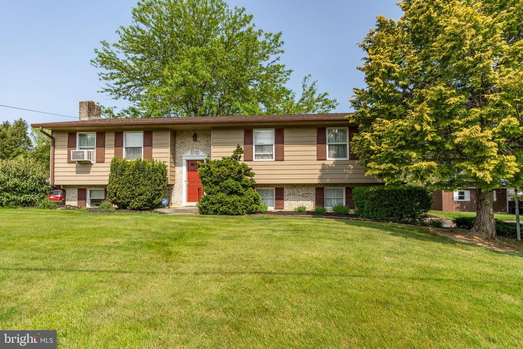 Photo of 904 N STATE ST, EPHRATA, PA 17522 (MLS # PALA2036050)