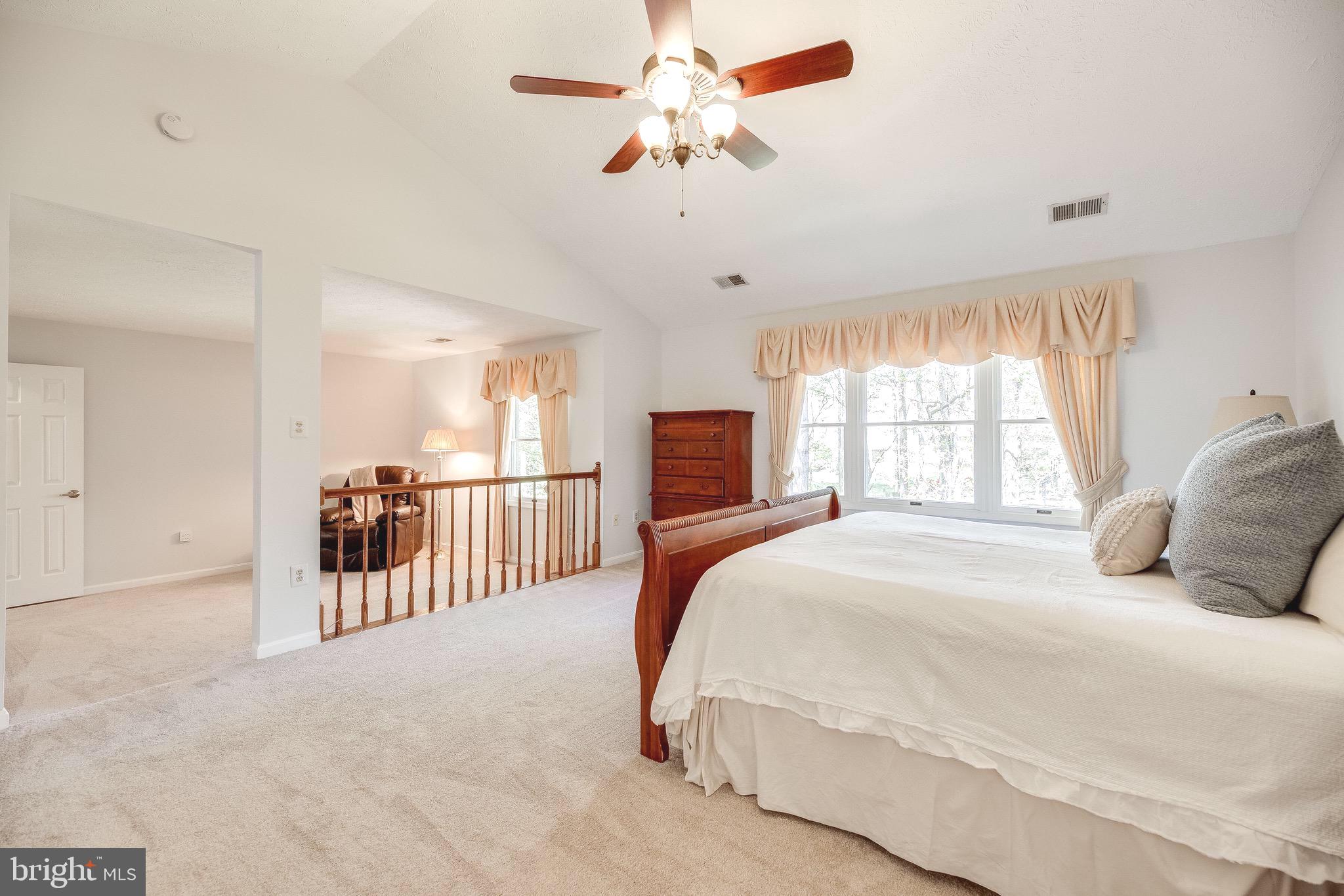 WOODED GLEN - Residential