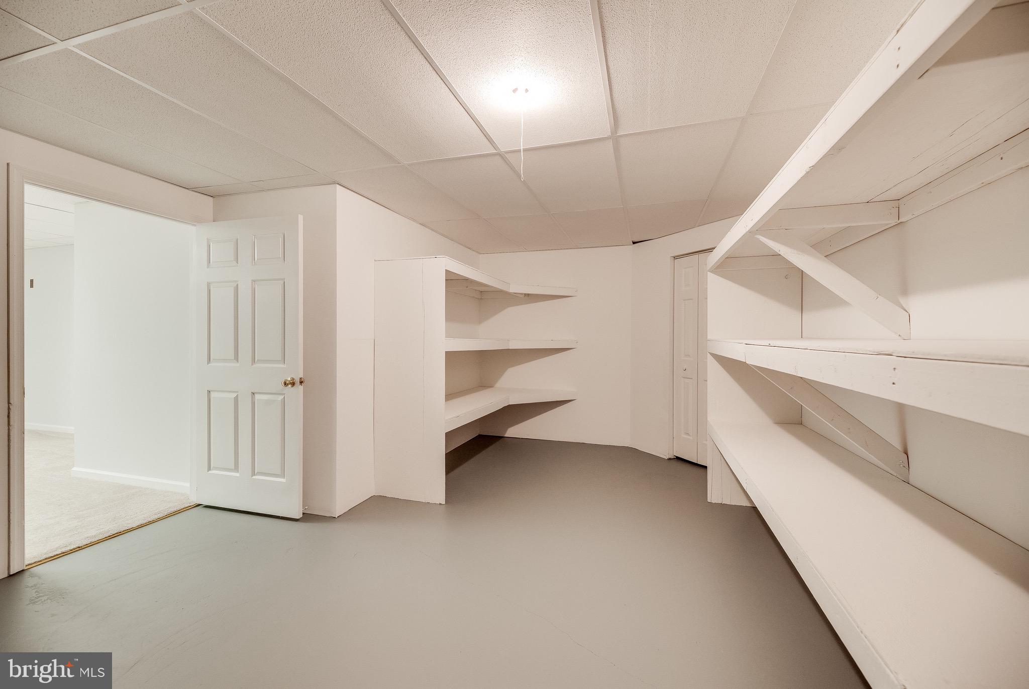 WOODED GLEN - Residential