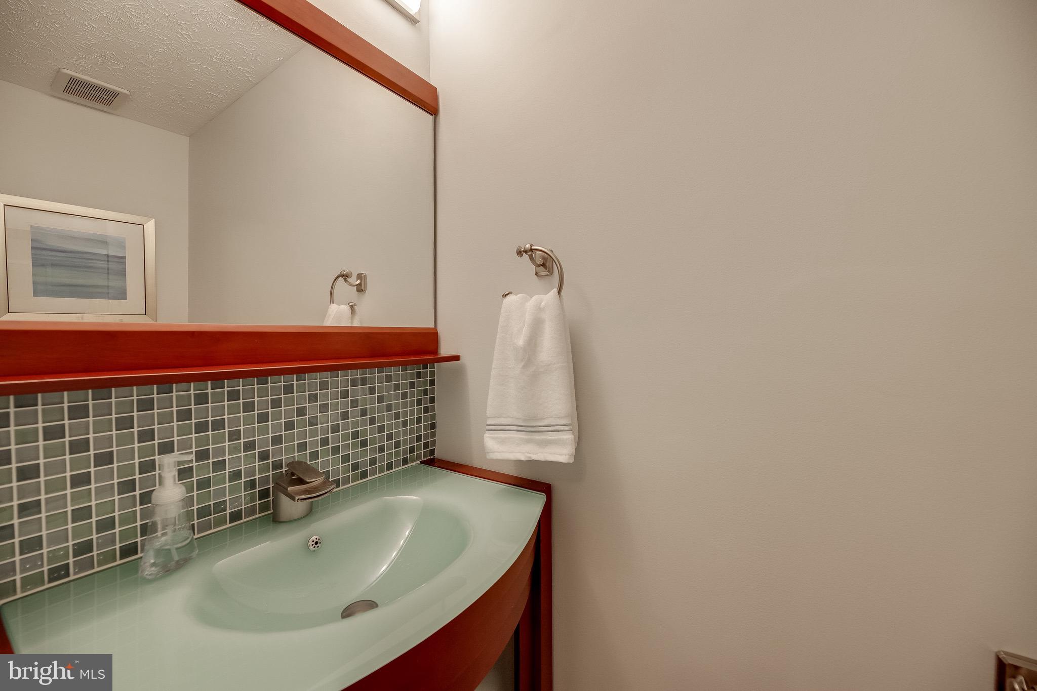 WOODED GLEN - Residential