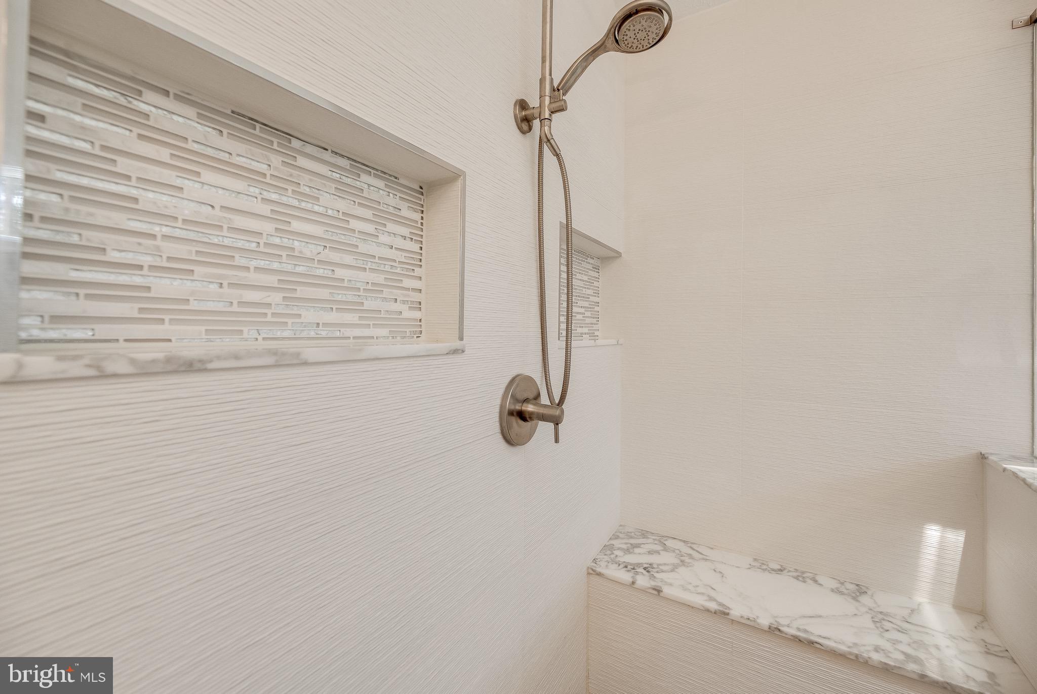 WOODED GLEN - Residential