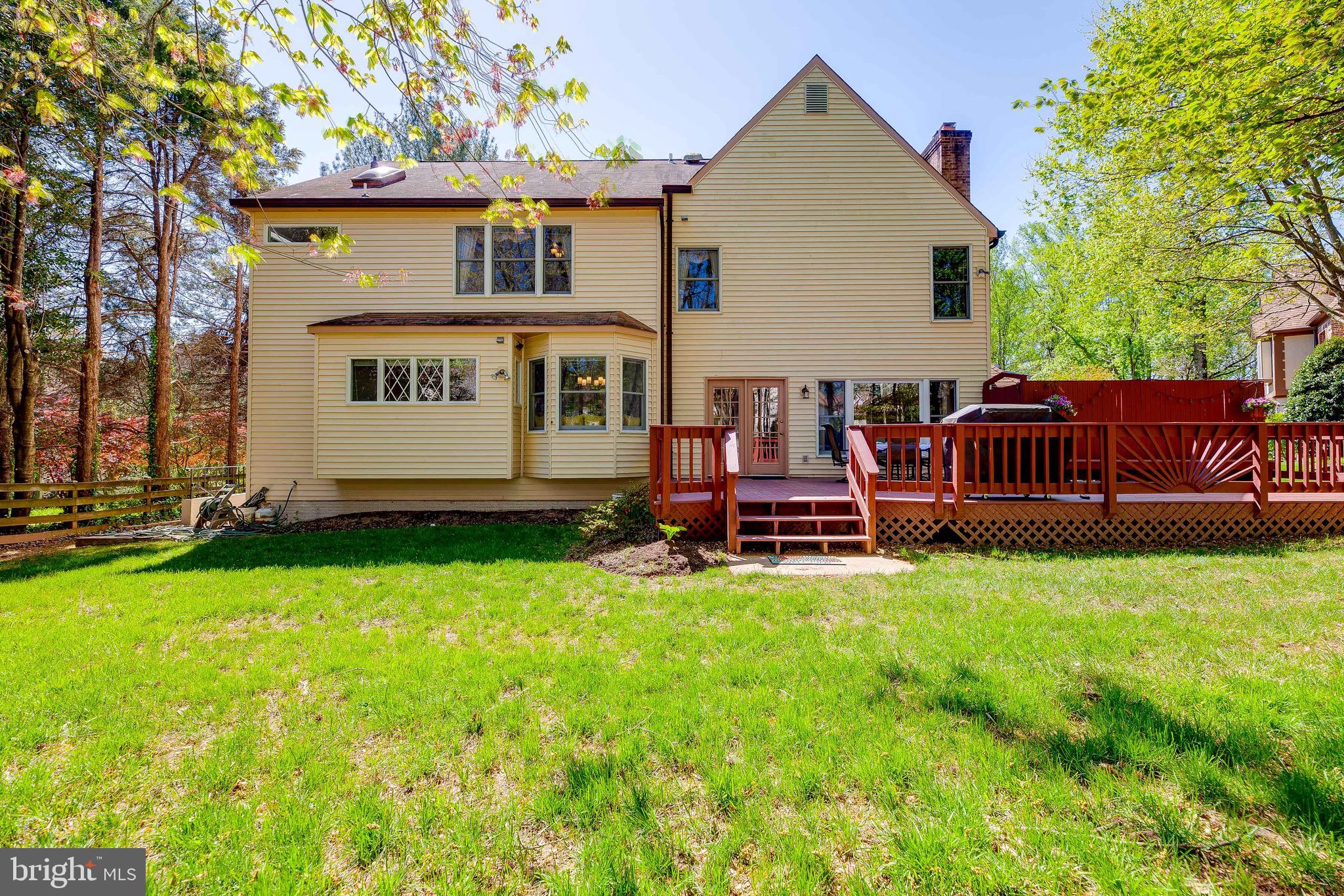 WOODED GLEN - Residential