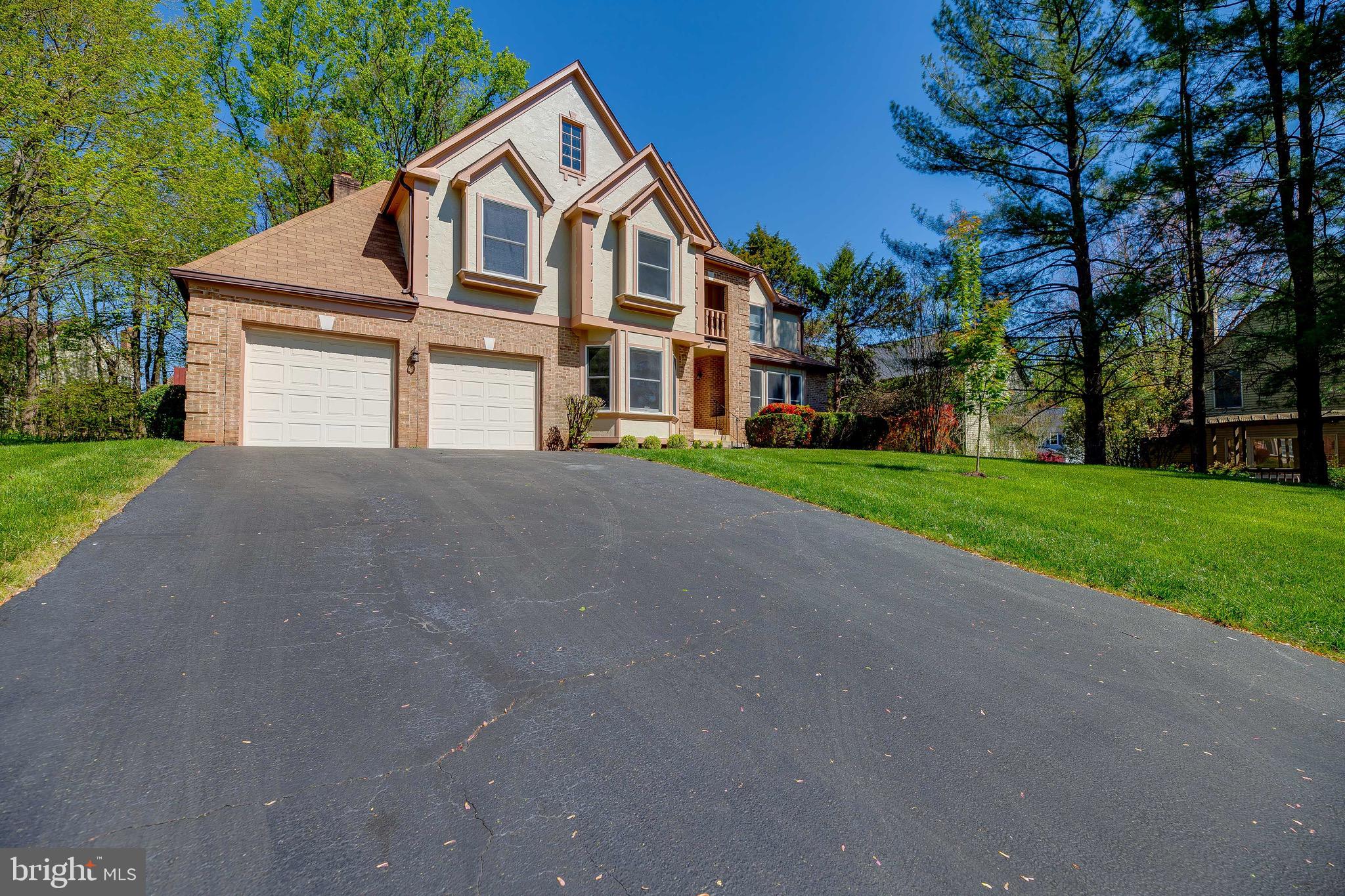 WOODED GLEN - Residential