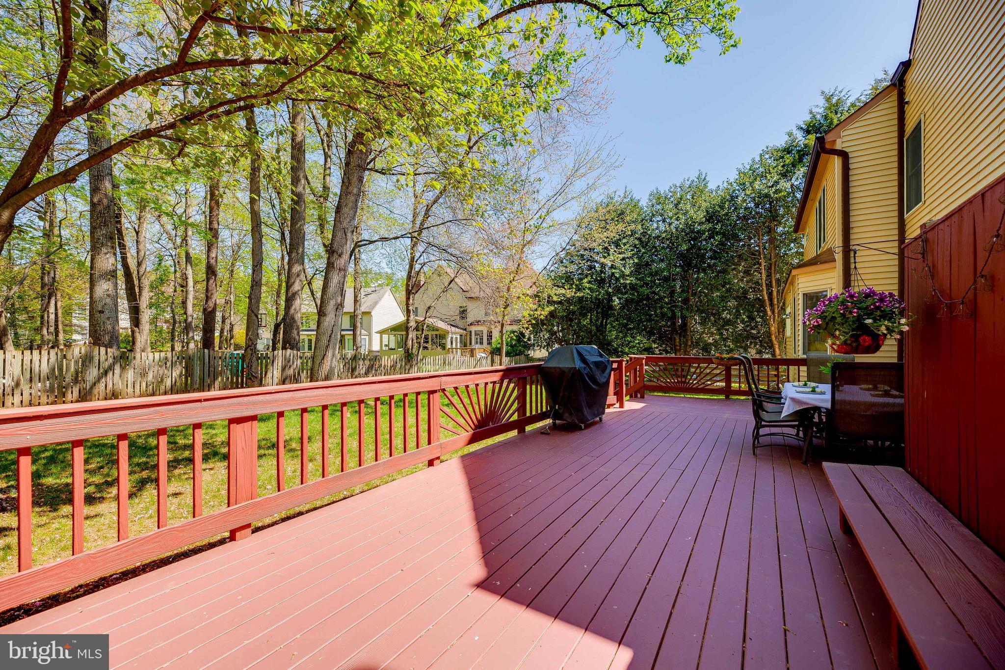 WOODED GLEN - Residential