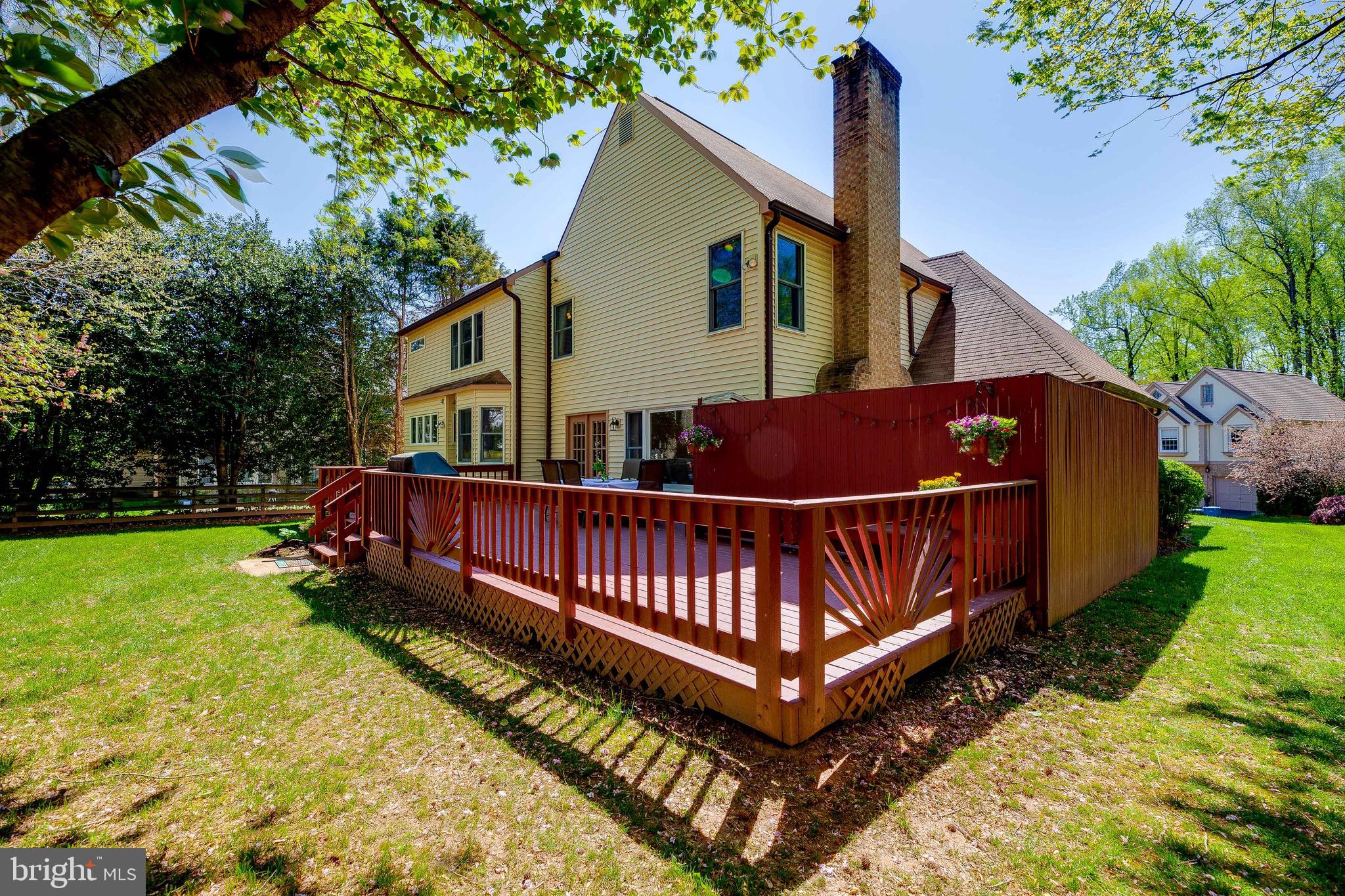 WOODED GLEN - Residential