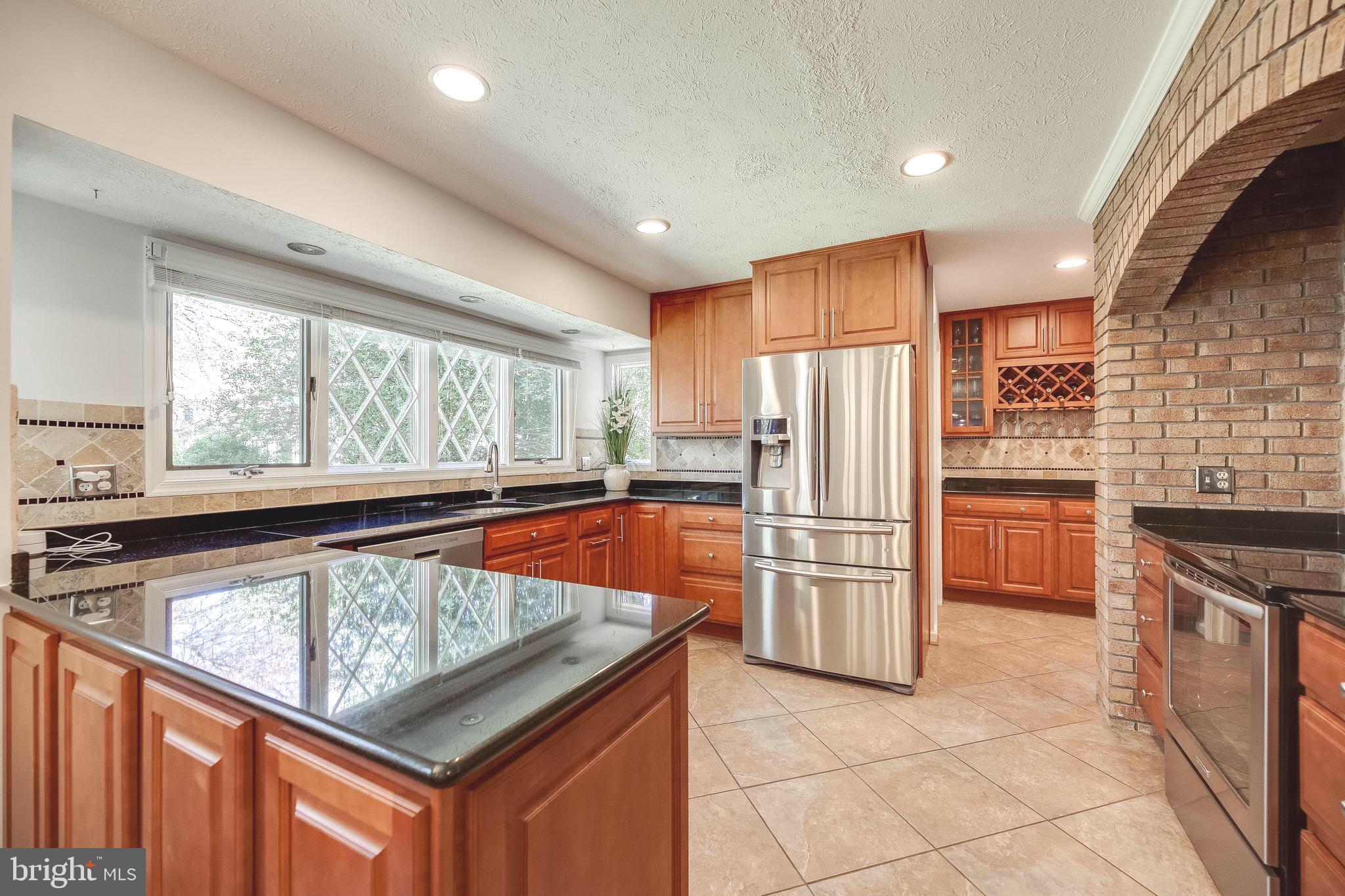 WOODED GLEN - Residential