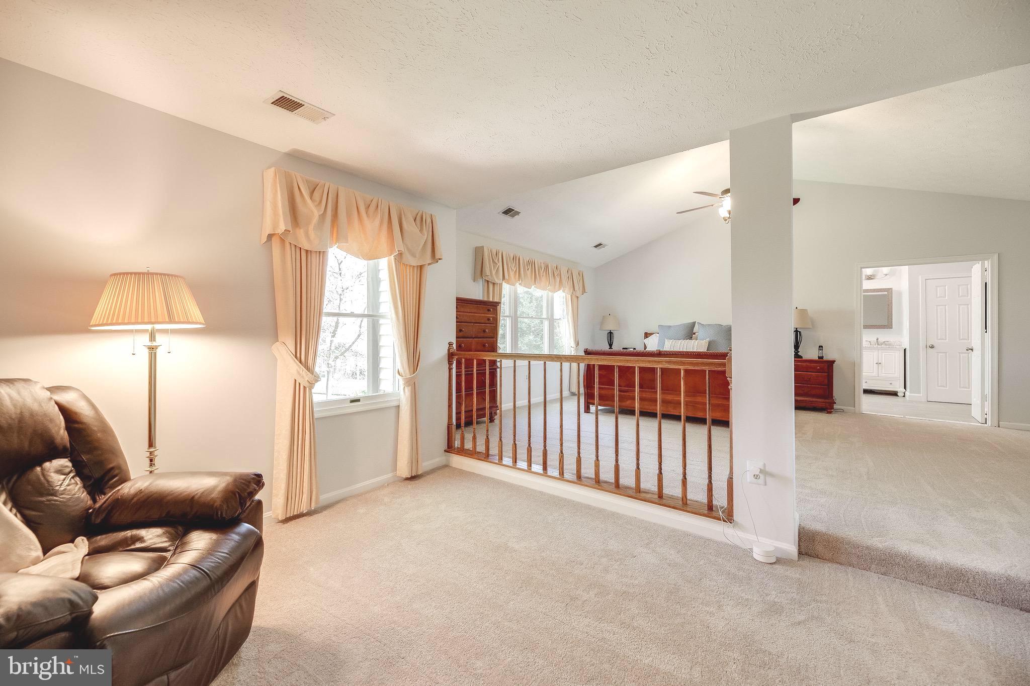 WOODED GLEN - Residential