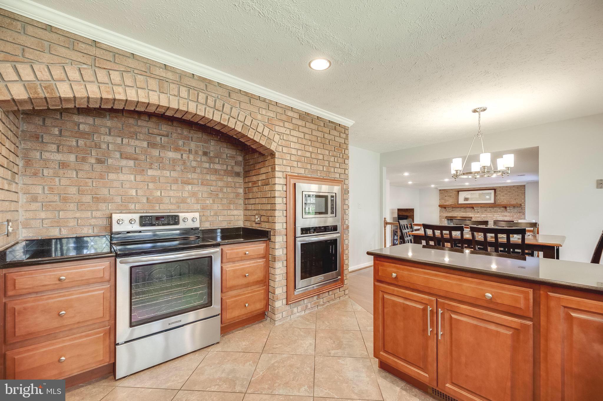 WOODED GLEN - Residential