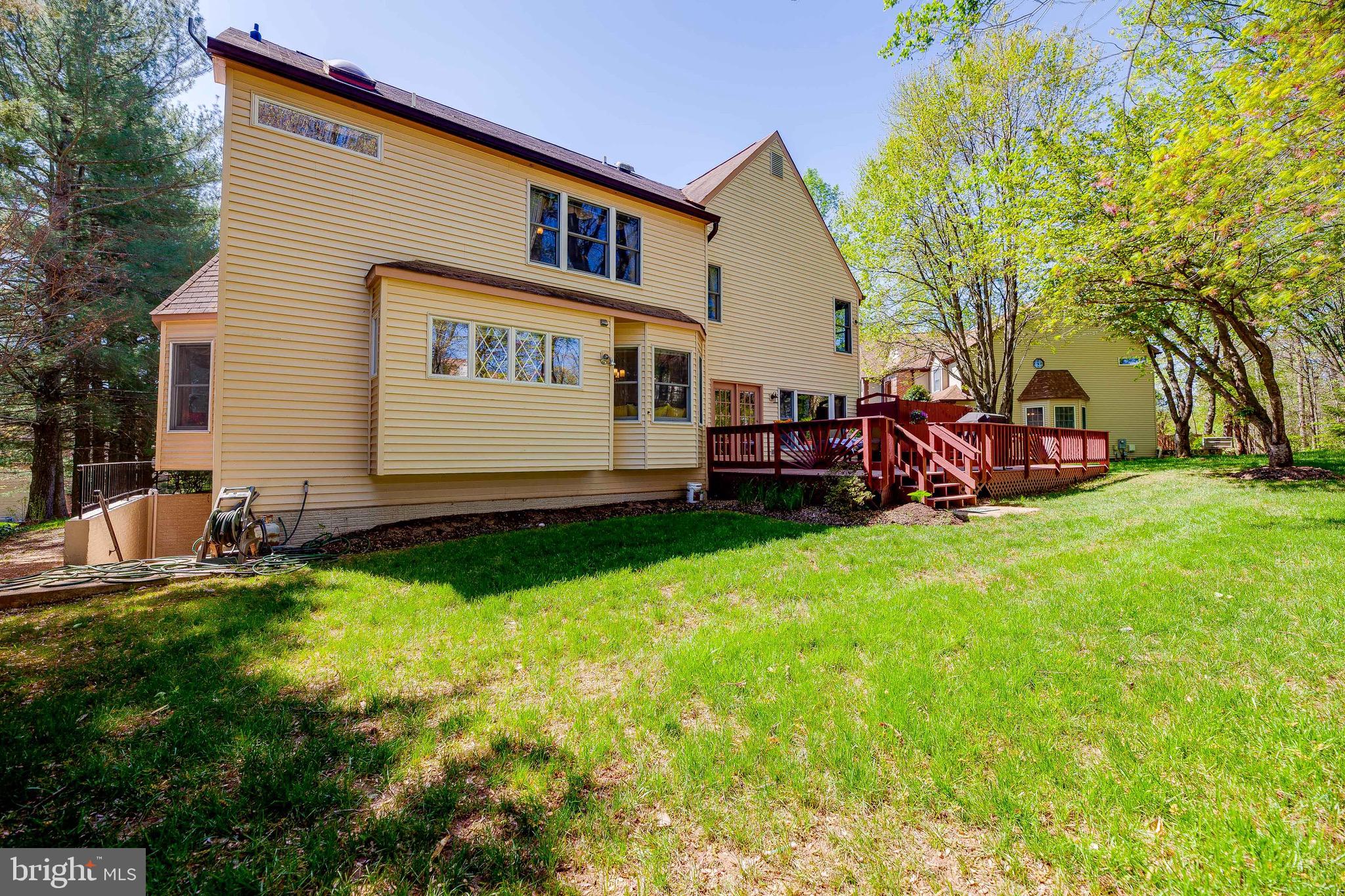 WOODED GLEN - Residential