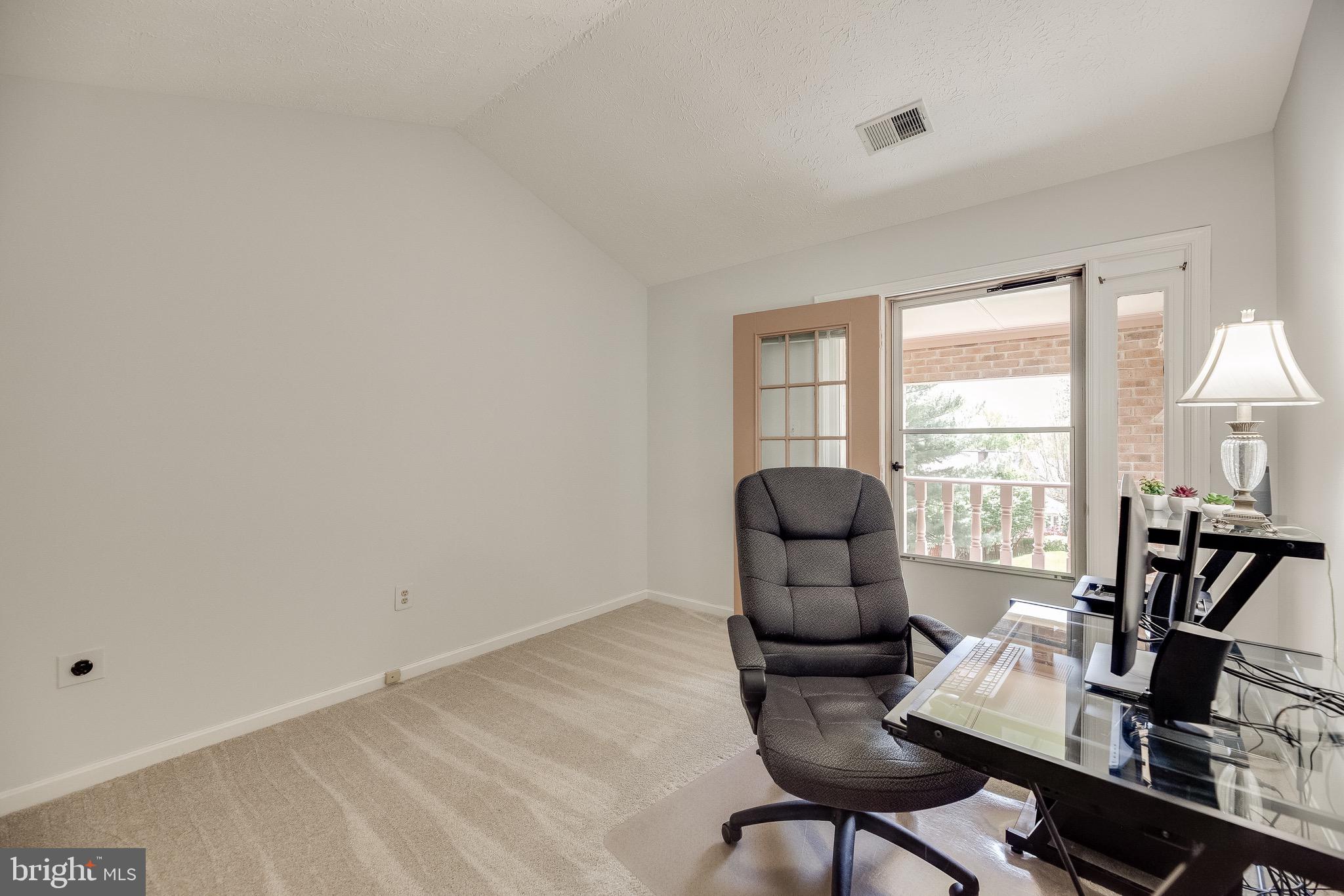 WOODED GLEN - Residential