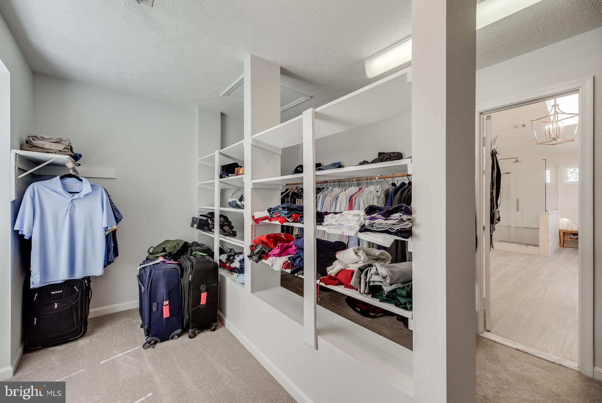 WOODED GLEN - Residential