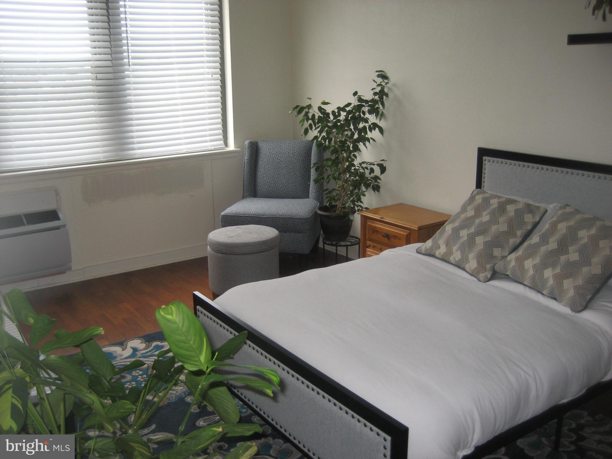 ART MUSEUM AREA - Residential Lease