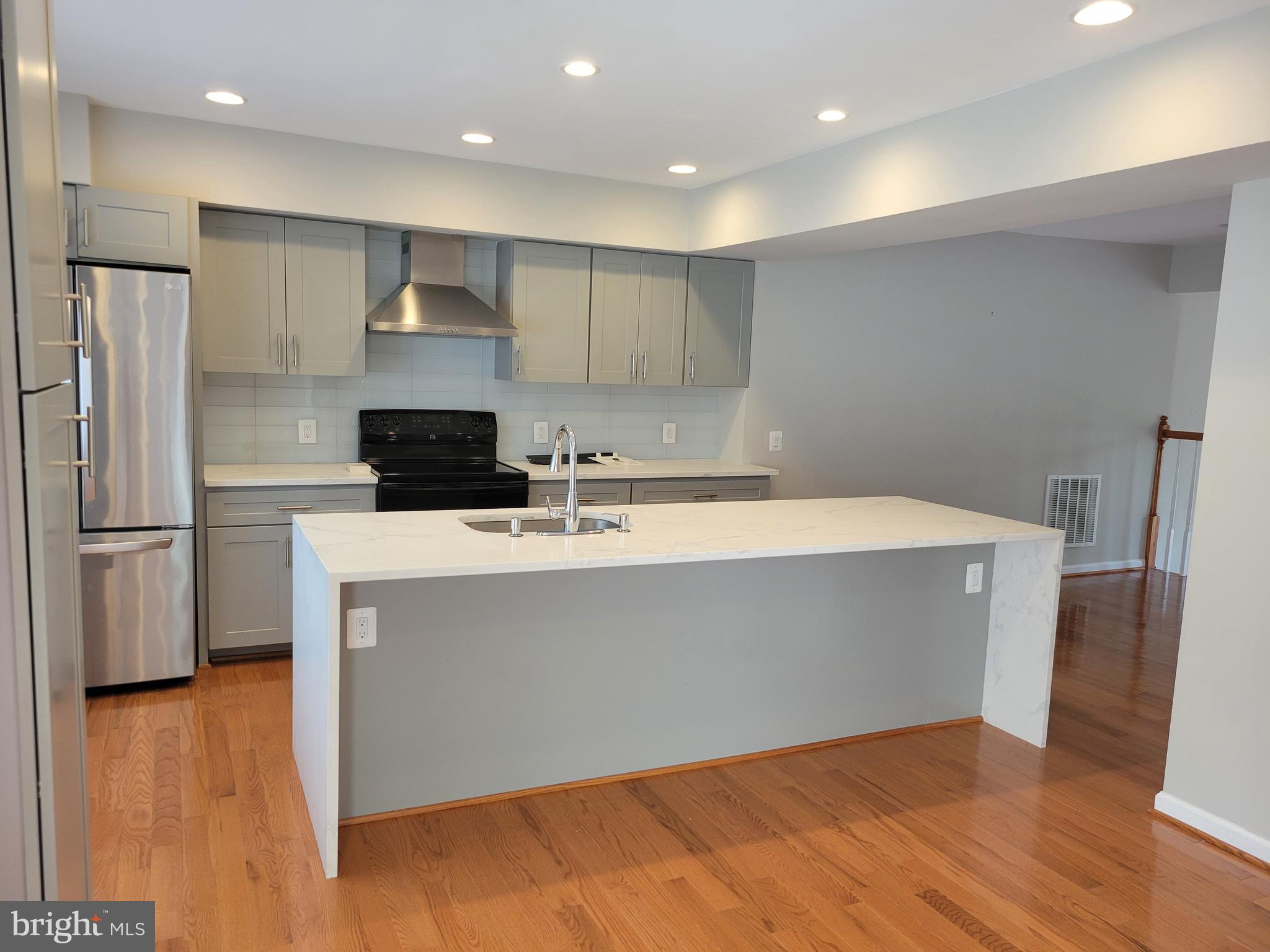 NEW MARK COMMONS - Residential Lease